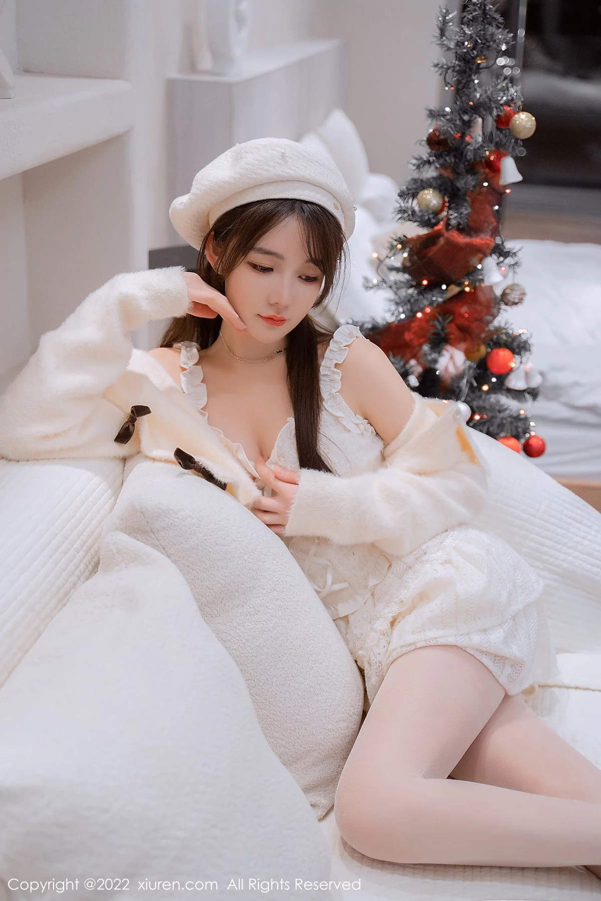 [[XiuRen秀人网]秀人网]No.6025_模特婠婠么性感白色毛线上衣配白短裙秀曼妙身姿完美诱惑写真68P