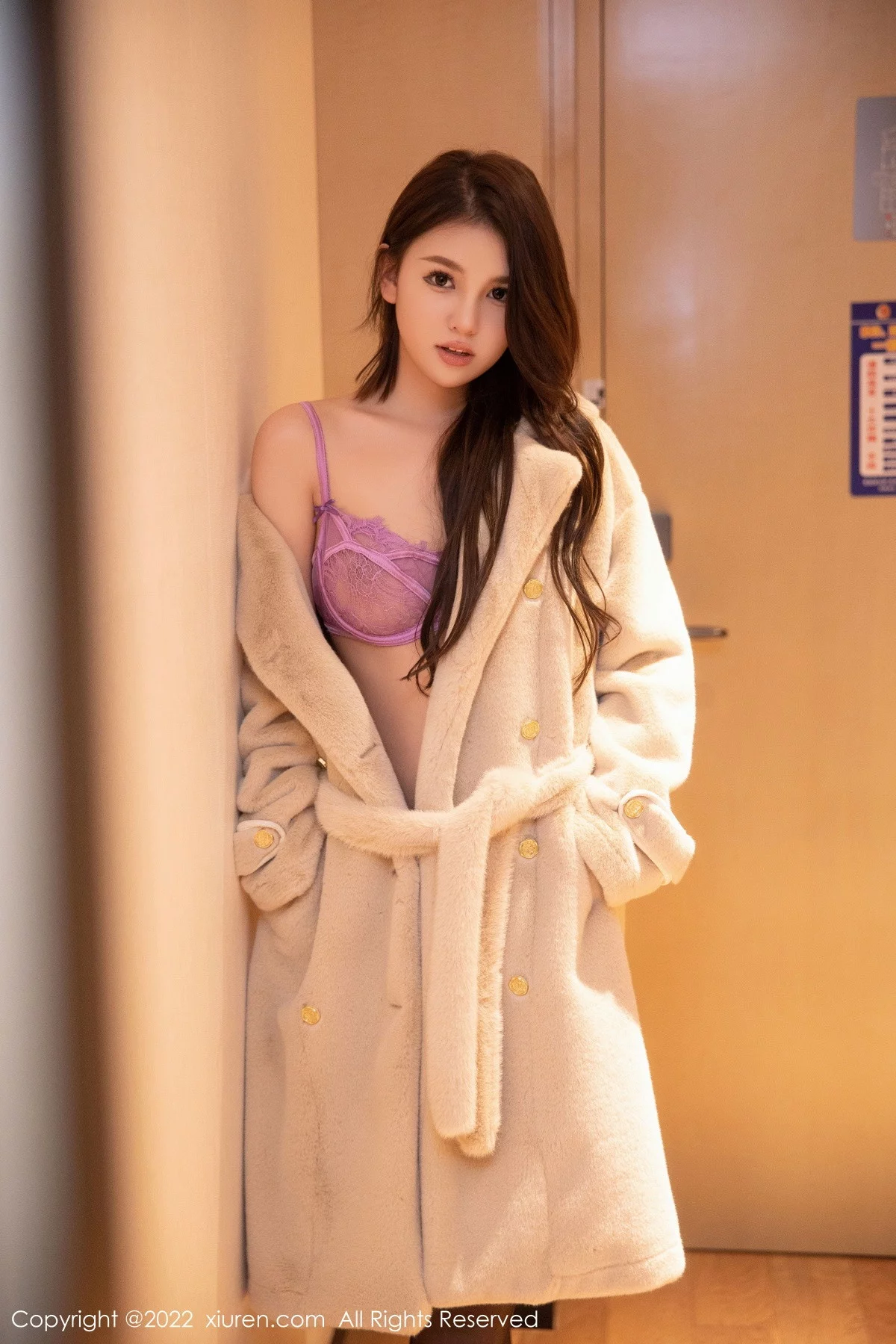 [[XiuRen秀人网]秀人网]No.6023_模特美羊羊私房半脱露性感玫红色蕾丝内衣秀丰腴身姿诱惑写真72P