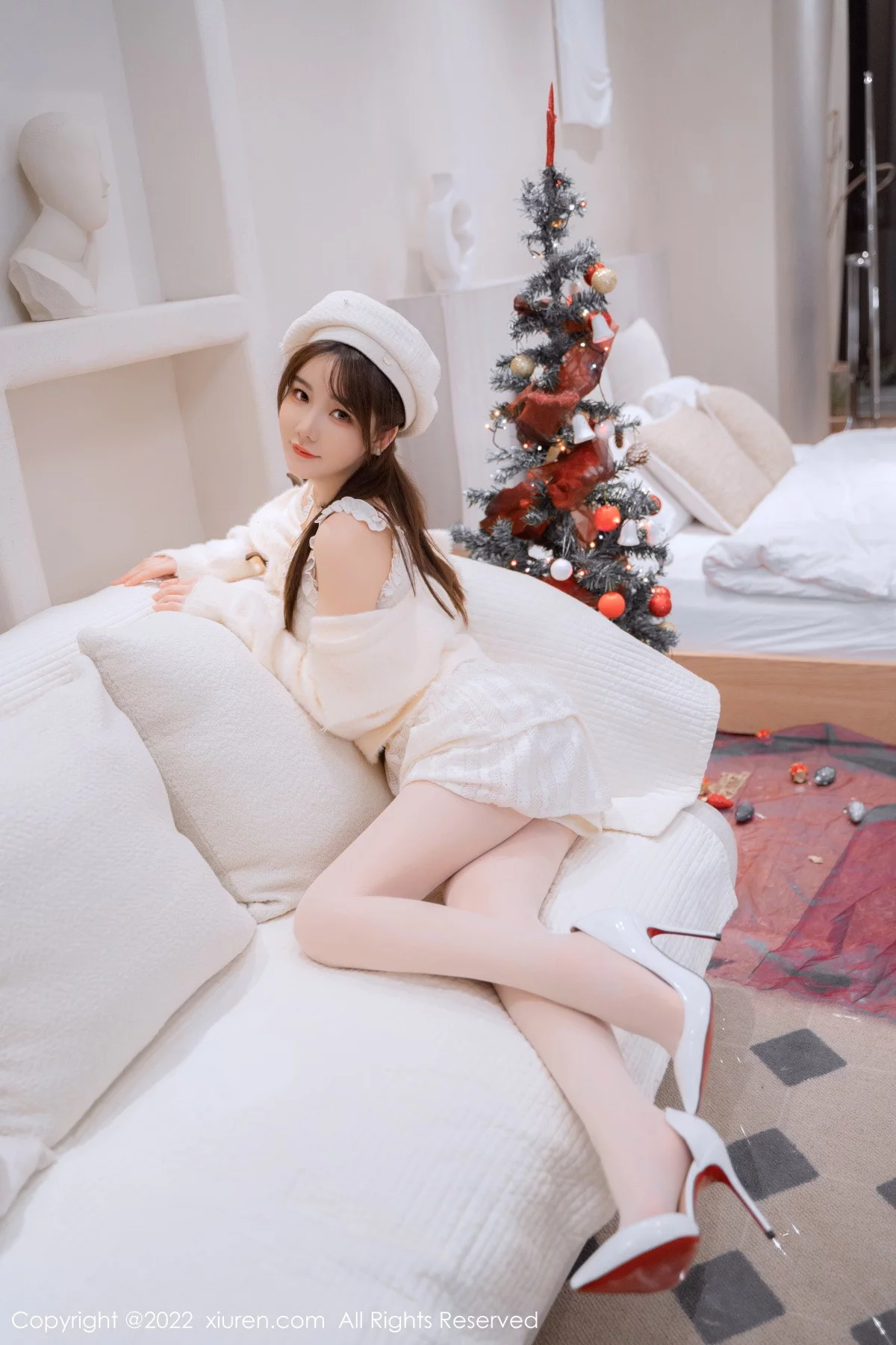 [[XiuRen秀人网]秀人网]No.6025_模特婠婠么性感白色毛线上衣配白短裙秀曼妙身姿完美诱惑写真68P