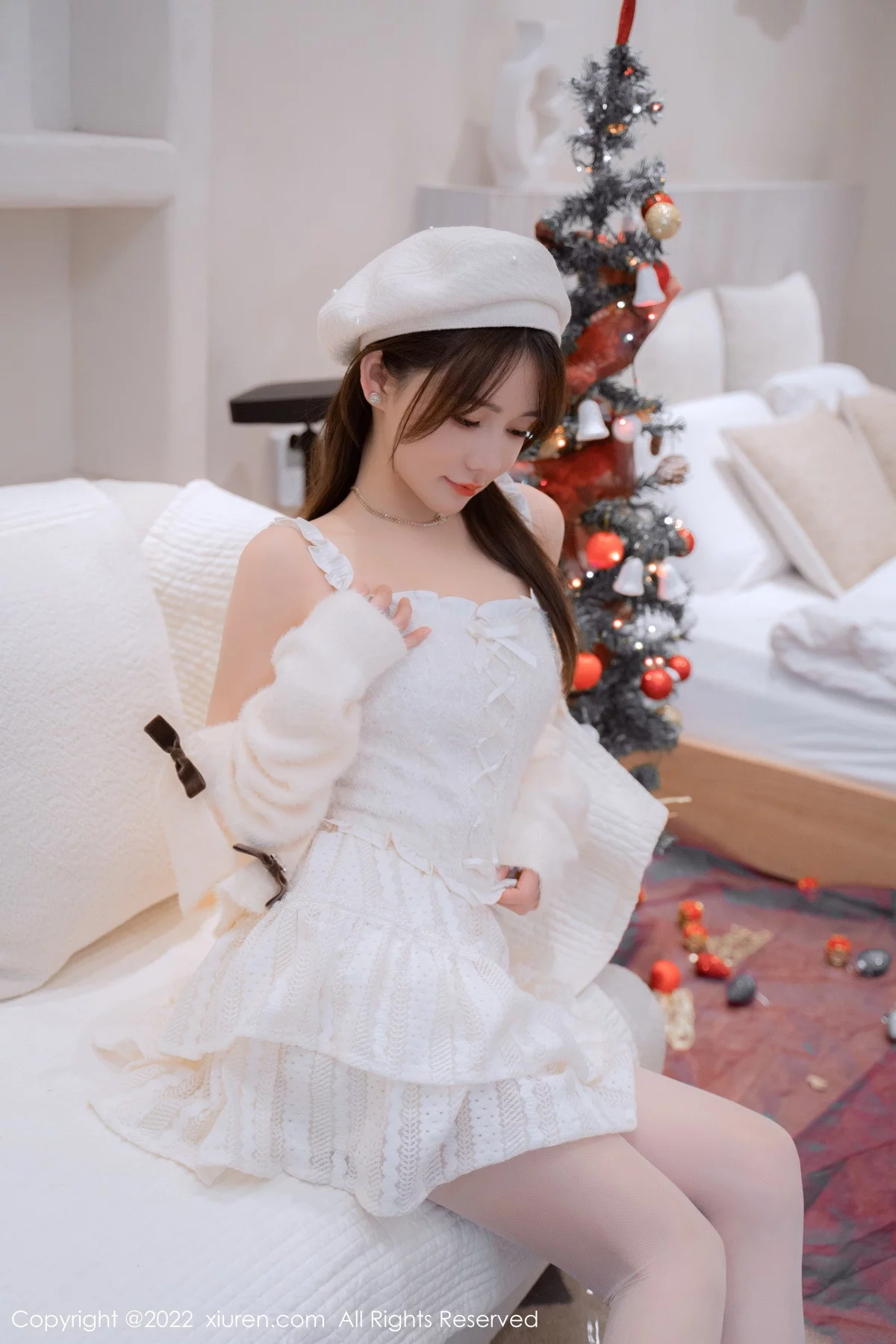 [[XiuRen秀人网]秀人网]No.6025_模特婠婠么性感白色毛线上衣配白短裙秀曼妙身姿完美诱惑写真68P