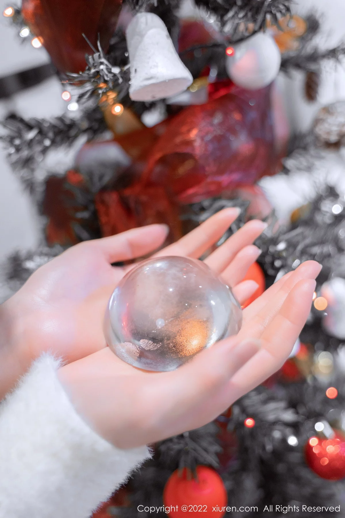 [[XiuRen秀人网]秀人网]No.6025_模特婠婠么性感白色毛线上衣配白短裙秀曼妙身姿完美诱惑写真68P