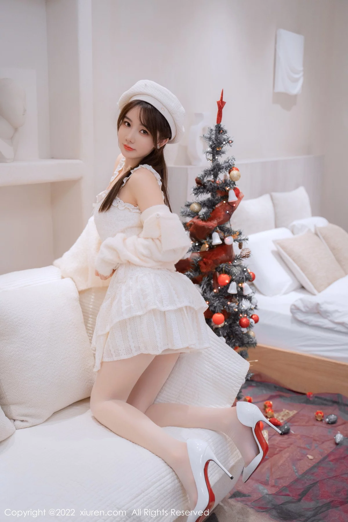 [[XiuRen秀人网]秀人网]No.6025_模特婠婠么性感白色毛线上衣配白短裙秀曼妙身姿完美诱惑写真68P