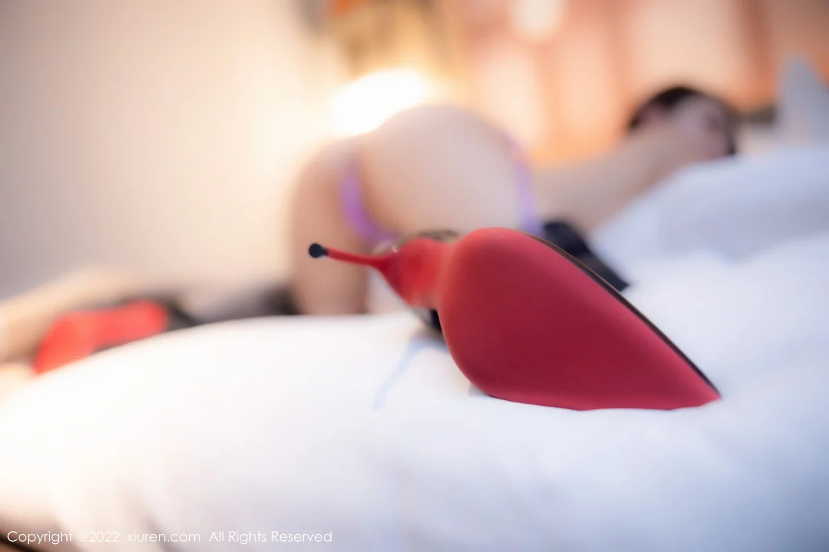 [[XiuRen秀人网]秀人网]No.6023_模特美羊羊私房半脱露性感玫红色蕾丝内衣秀丰腴身姿诱惑写真72P