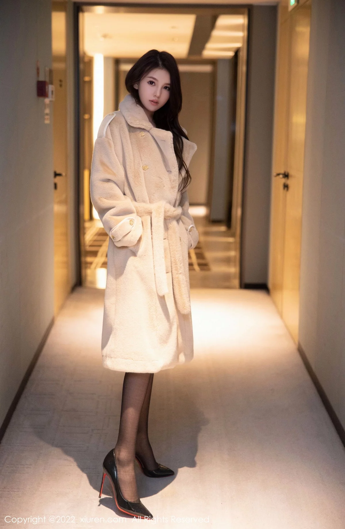 [[XiuRen秀人网]秀人网]No.6023_模特美羊羊私房半脱露性感玫红色蕾丝内衣秀丰腴身姿诱惑写真72P