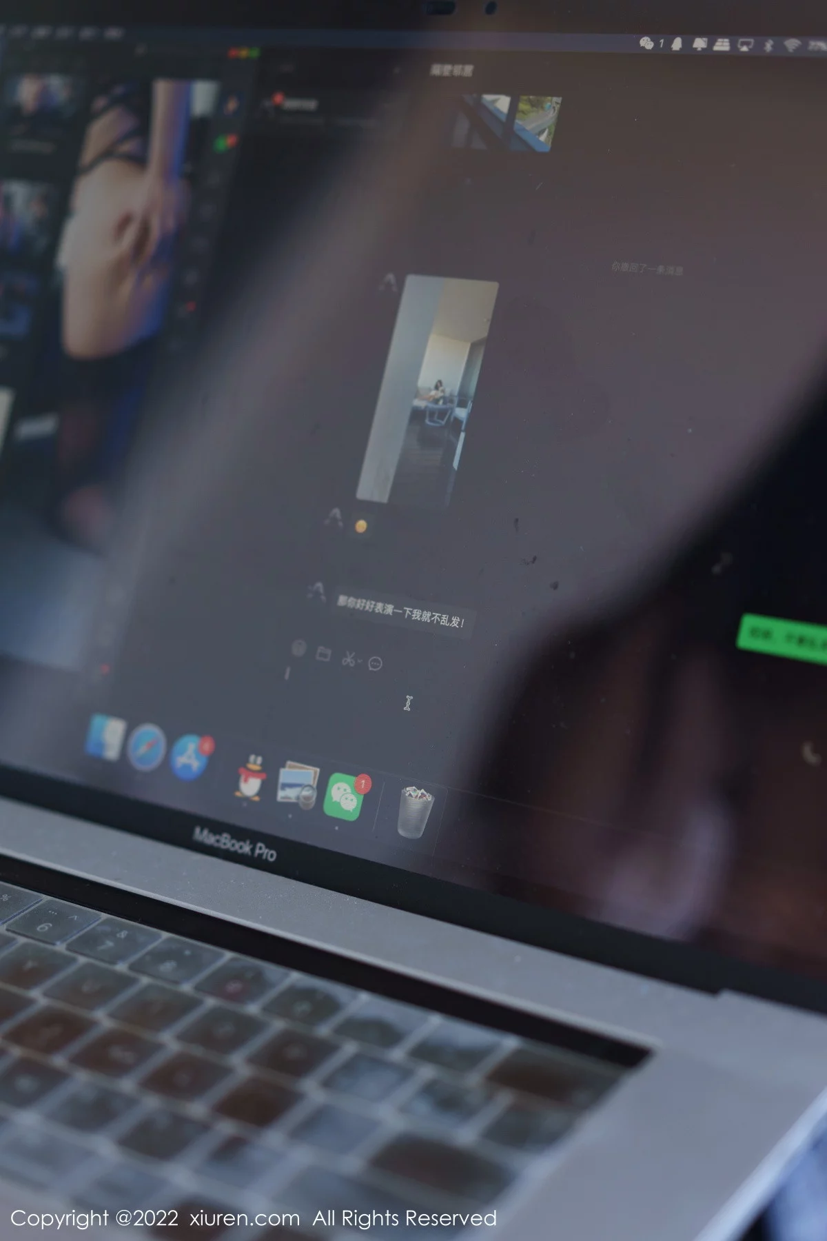 [[XiuRen秀人网]秀人网]No.6032_模特Laura阿姣性感白色露肩连衣短裙秀曼妙身姿甜美迷人写真92P