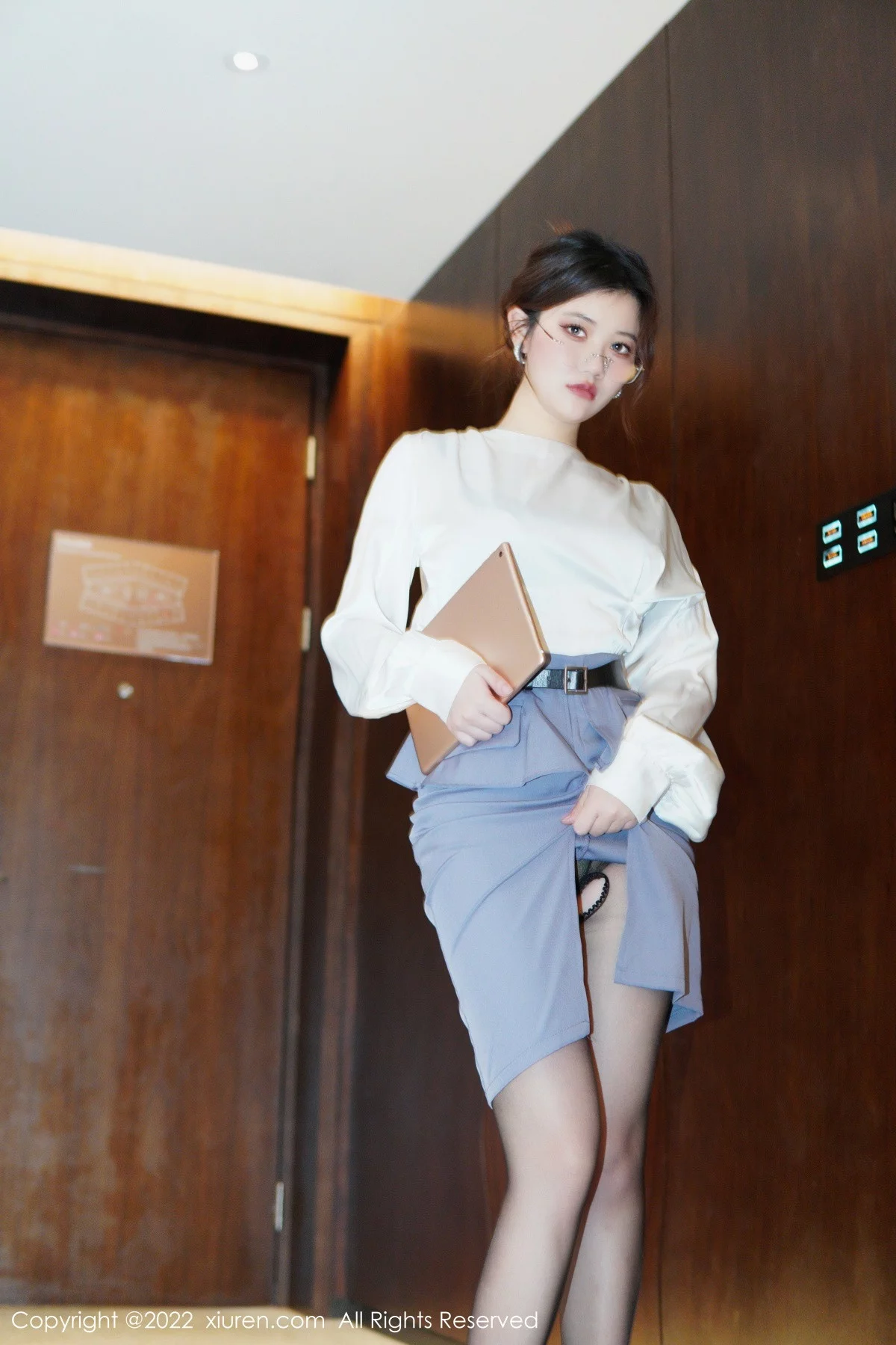 [[XiuRen秀人网]秀人网]No.6028_模特奈奈子醉酒女教师主题半脱露绿灰色蕾丝内衣撩人诱惑写真79P