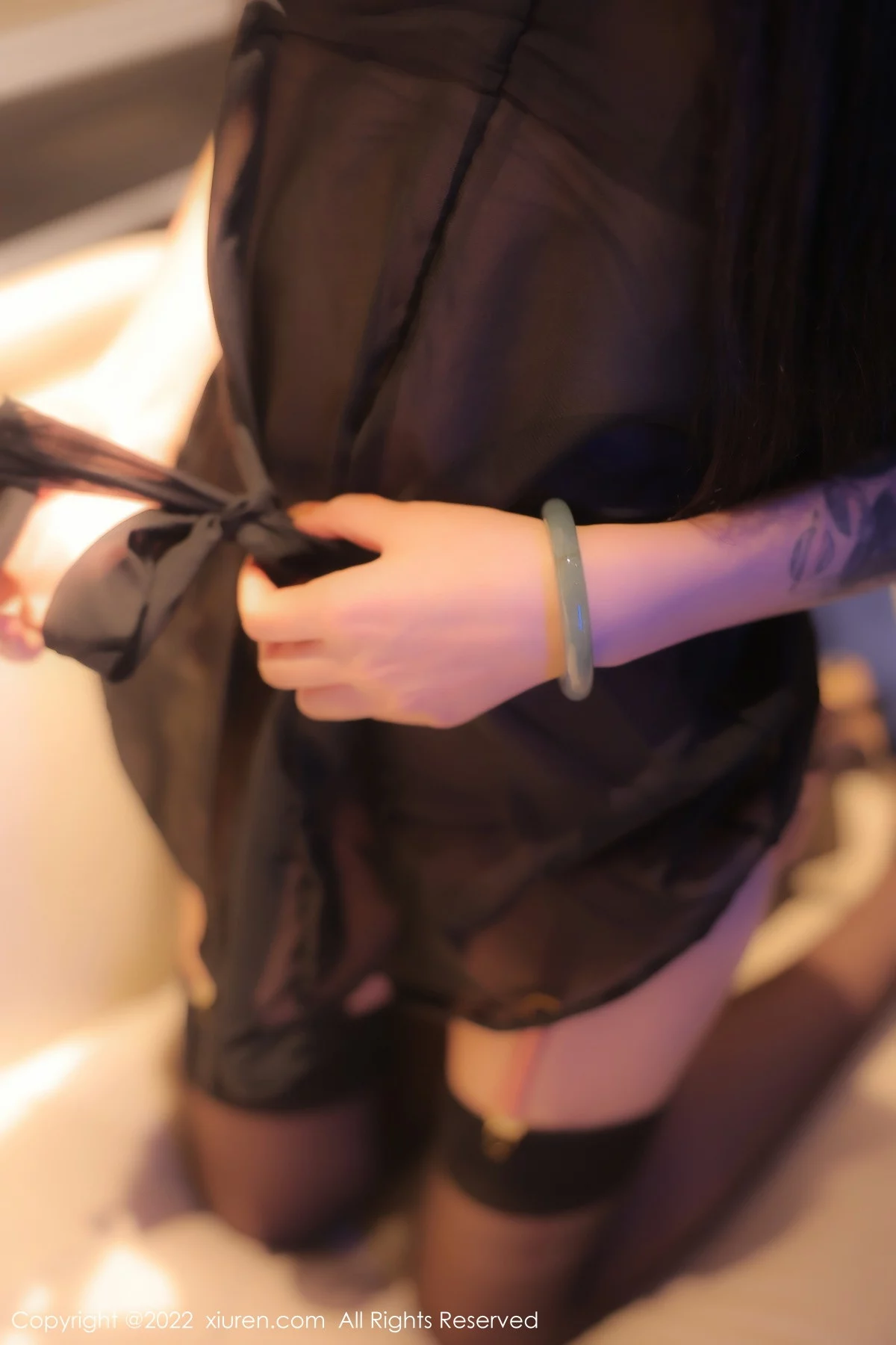 [[XiuRen秀人网]秀人网]No.6030_模特77qiqi私房脱黑衬衣露性感淡红轻透内衣秀完美身材诱惑写真72P