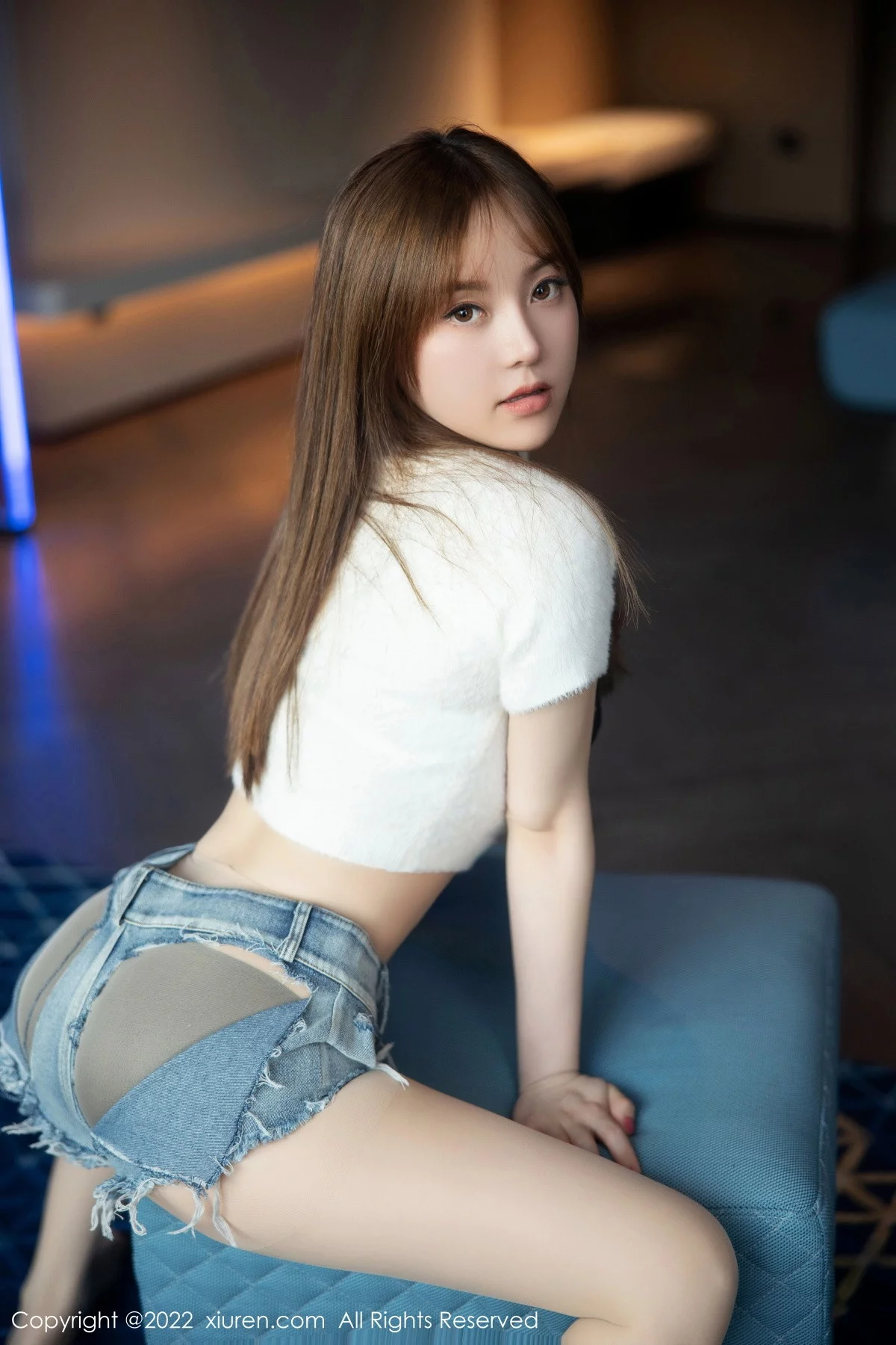 [[XiuRen秀人网]秀人网]No.6035_模特豆瓣酱白色轻透收身衣配牛仔短裤露黑色蕾丝内衣诱惑写真86P