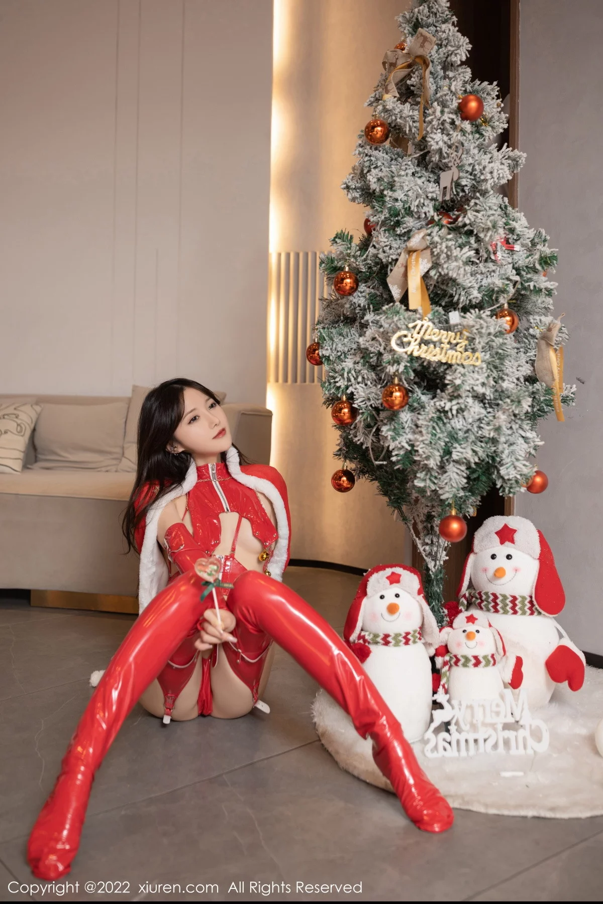 [[XiuRen秀人网]秀人网]No.6037_模特鱼子酱Fish圣诞主题红色皮质情趣服饰秀曼妙身姿诱惑写真81P