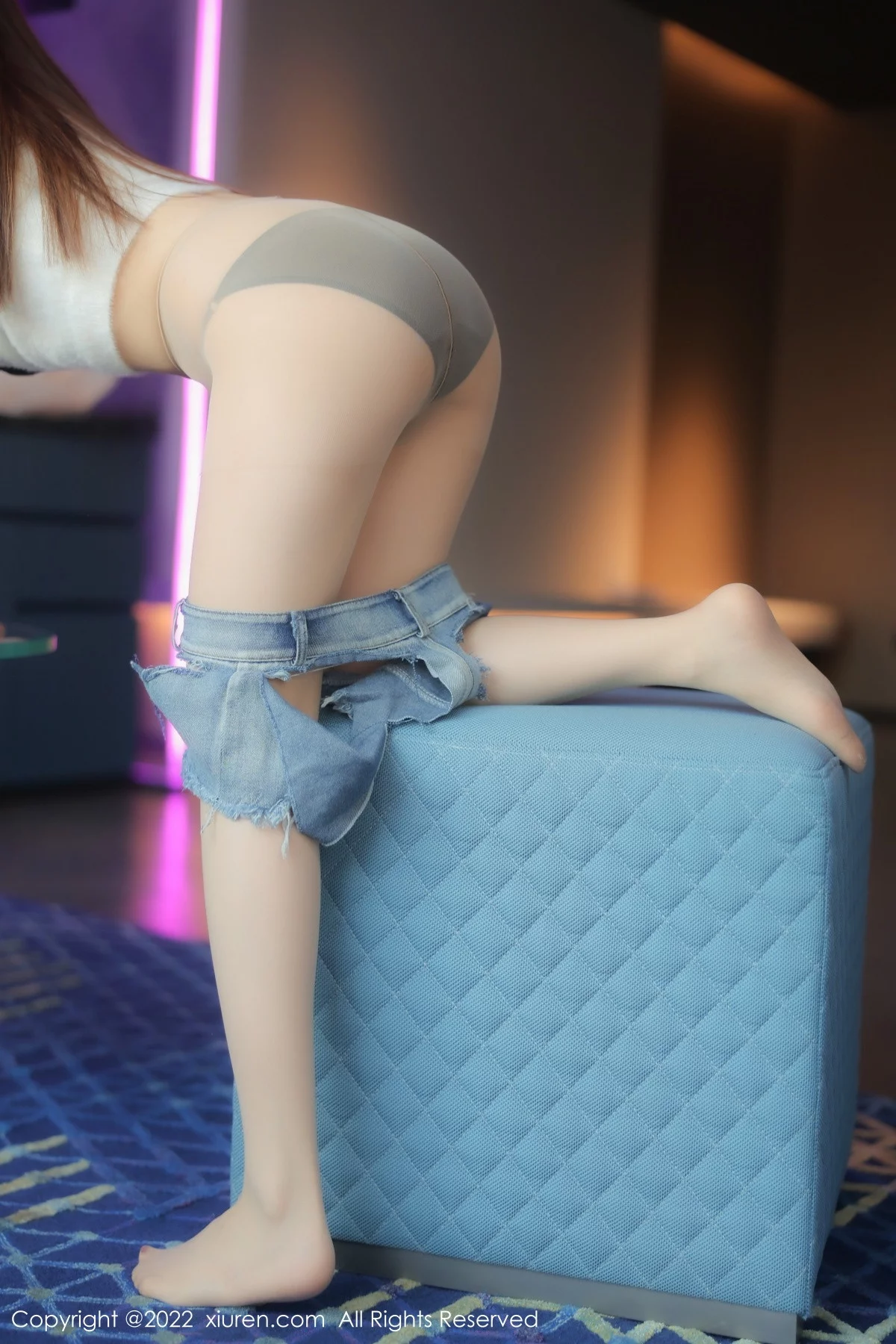 [[XiuRen秀人网]秀人网]No.6035_模特豆瓣酱白色轻透收身衣配牛仔短裤露黑色蕾丝内衣诱惑写真86P