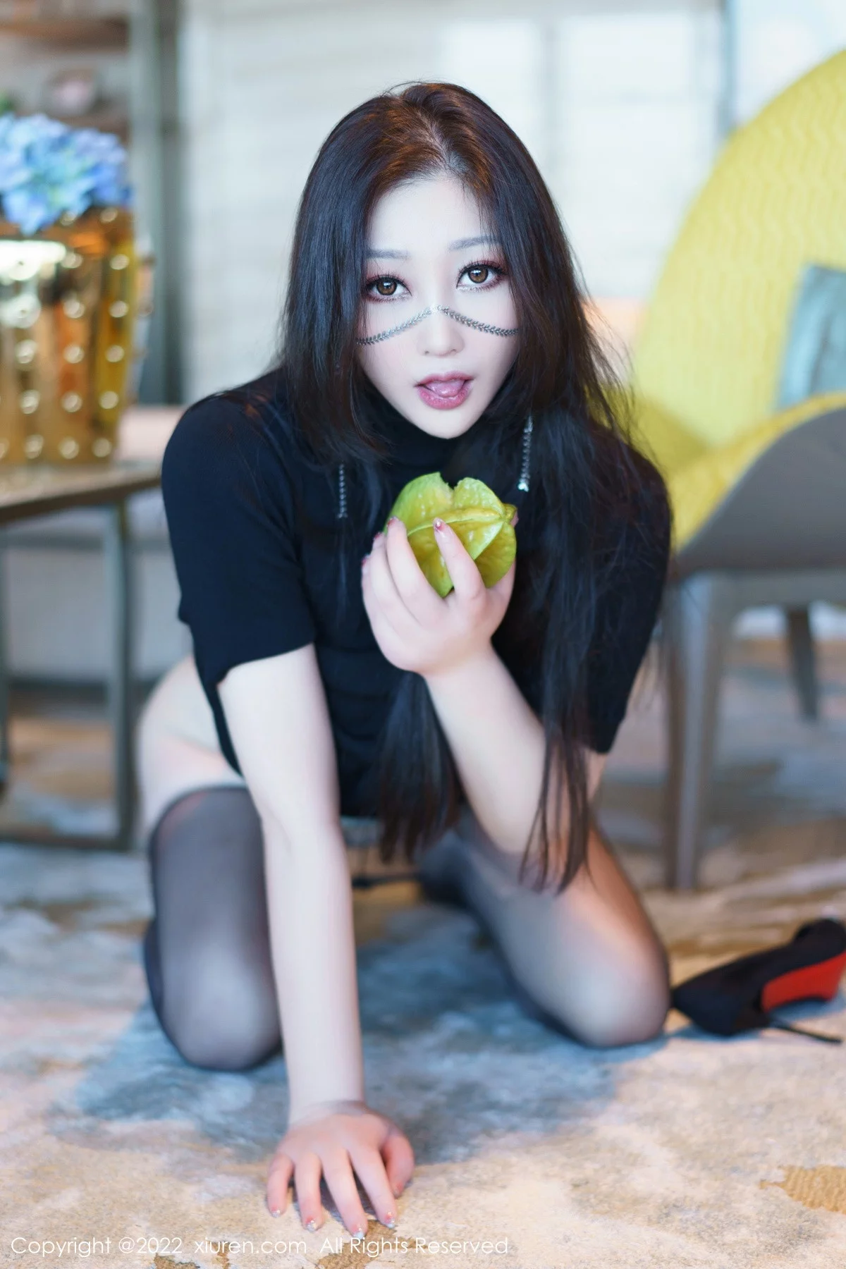 [[XiuRen秀人网]秀人网]No.6036_女神妲己_Toxic黑色收身衣配超薄无内黑丝秀翘臀美腿诱惑写真80P