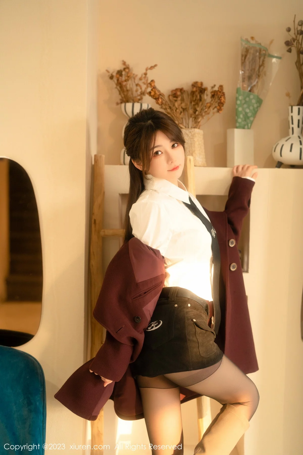 [[XiuRen秀人网]秀人网]No.6137_模特婠婠么性感白T配黑色短裙露超薄黑丝秀曼妙身姿诱惑写真91P