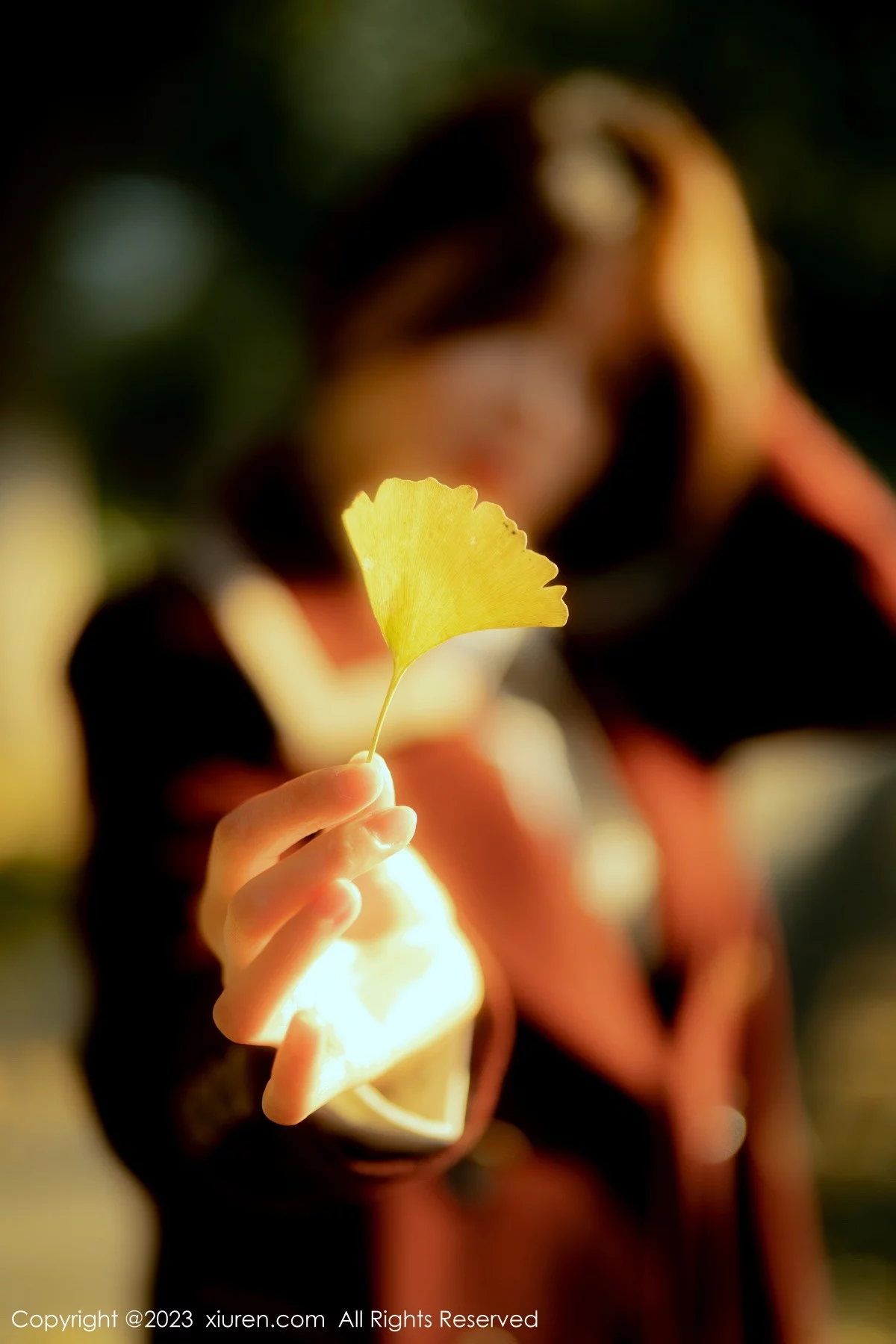 [[XiuRen秀人网]秀人网]No.6137_模特婠婠么性感白T配黑色短裙露超薄黑丝秀曼妙身姿诱惑写真91P