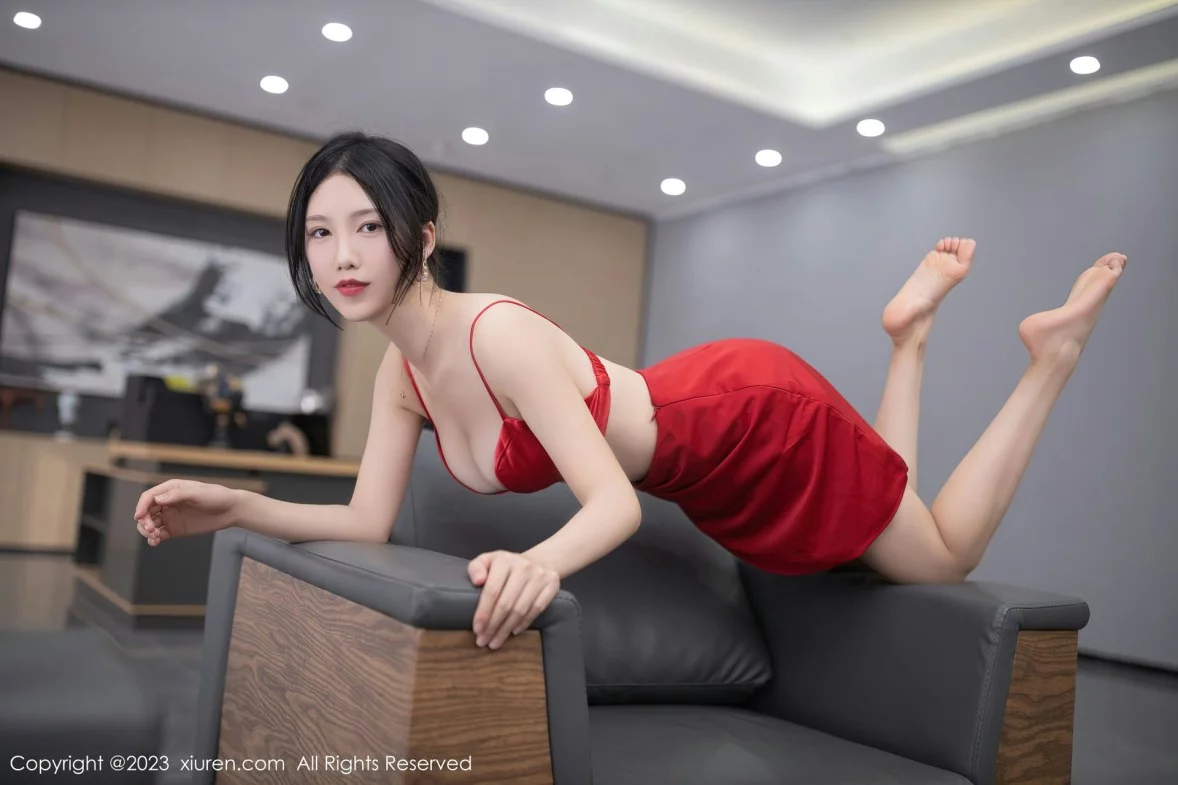 [[XiuRen秀人网]秀人网]No.6189_模特利世女老板角色红色薄透上衣配红短裙露红色内衣诱惑写真73P