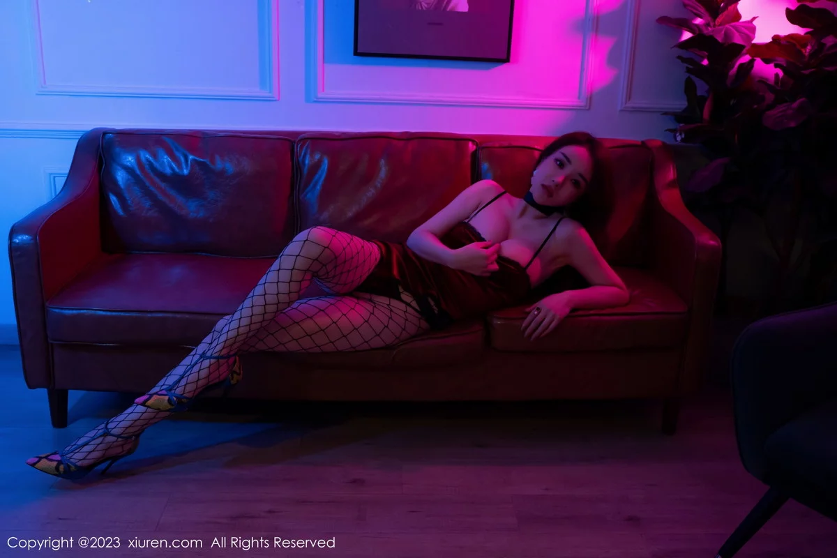 [[XiuRen秀人网]秀人网]No.6192_新人雨儿1494性感红色吊带短裙配网格丝袜秀苗条身姿迷人写真60P