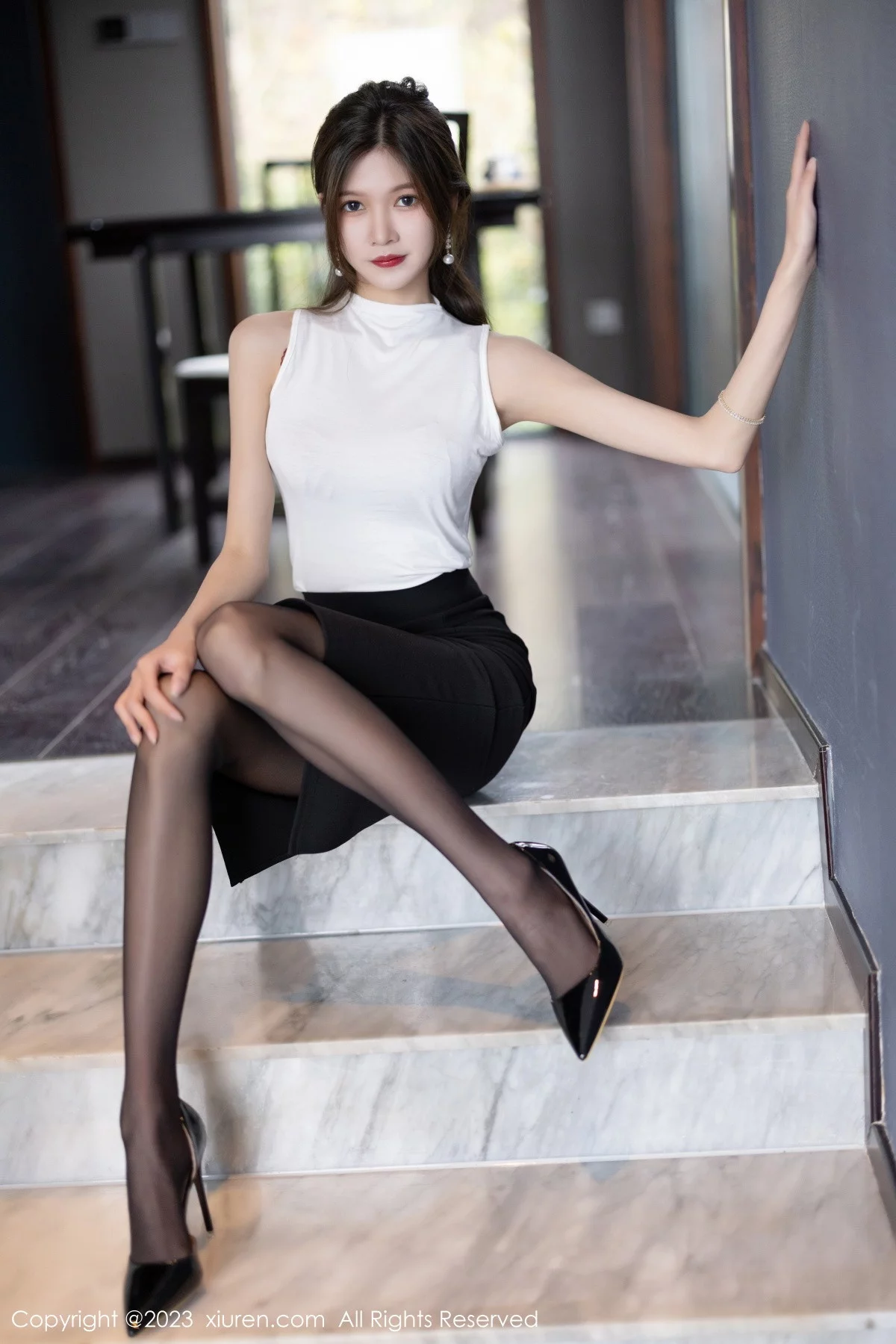 [[XiuRen秀人网]秀人网]No.6194_模特程程程-海南岛旅拍半脱露红色蕾丝内衣配超薄黑丝诱惑写真81P