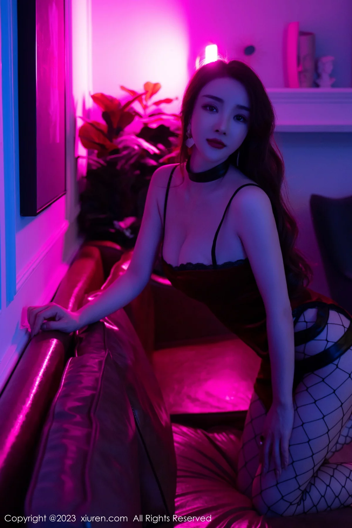 [[XiuRen秀人网]秀人网]No.6192_新人雨儿1494性感红色吊带短裙配网格丝袜秀苗条身姿迷人写真60P