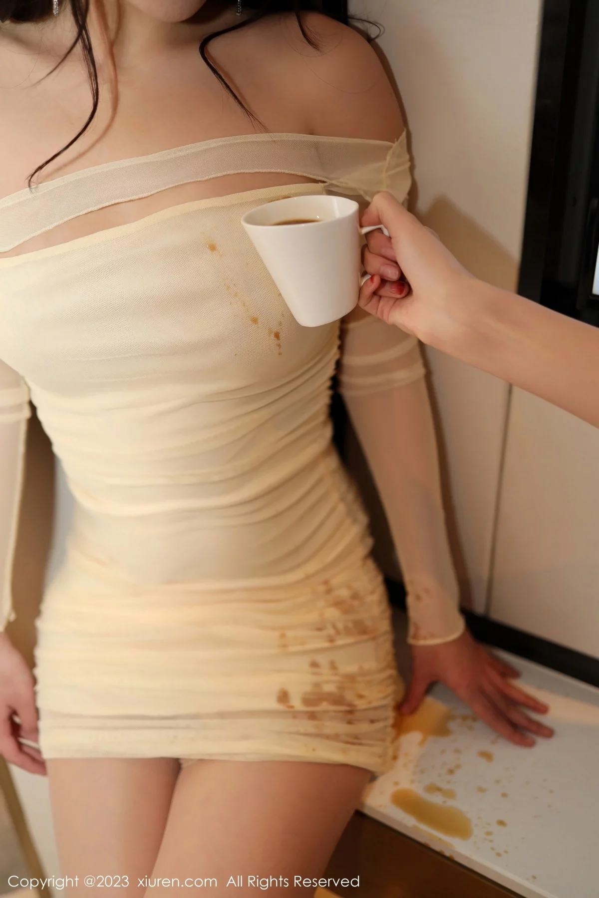 [[XiuRen秀人网]秀人网]No.6201_模特米娜MnaL浴室性感轻透粉色连衣裙配开档肉丝湿身诱惑写真83P