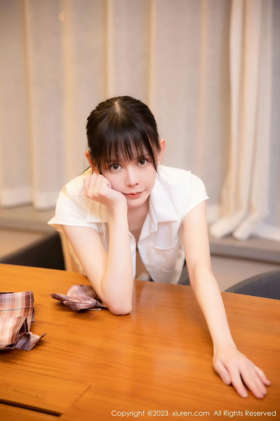 [[XiuRen秀人网]秀人网]No.6200_新人模特甜佳佳浴室白色短款上衣配格子裙秀曼妙身姿迷人写真83P