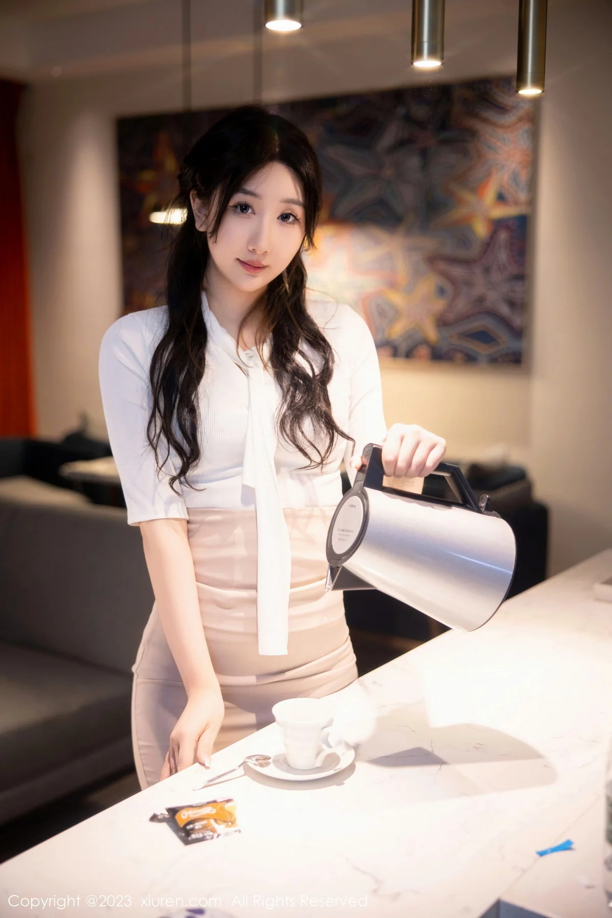 [[XiuRen秀人网]秀人网]No.6207_模特江真真白色Ol职业装露淡蓝色蕾丝内衣秀丰腴身姿迷人写真110P