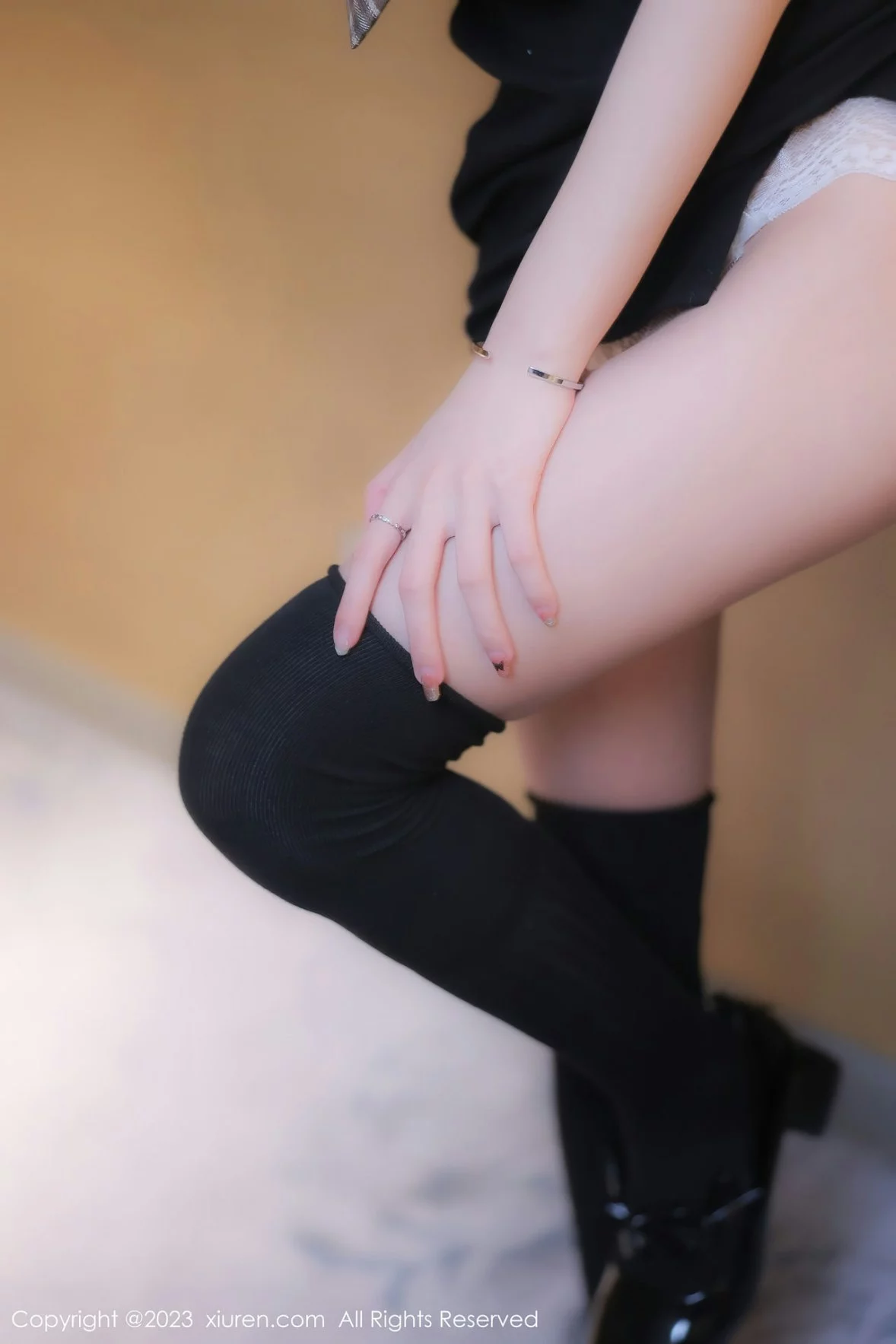 [[XiuRen秀人网]秀人网]No.6210_新人模特谢小蒽私房半脱学生制服露白色蕾丝内衣迷人诱惑写真91P