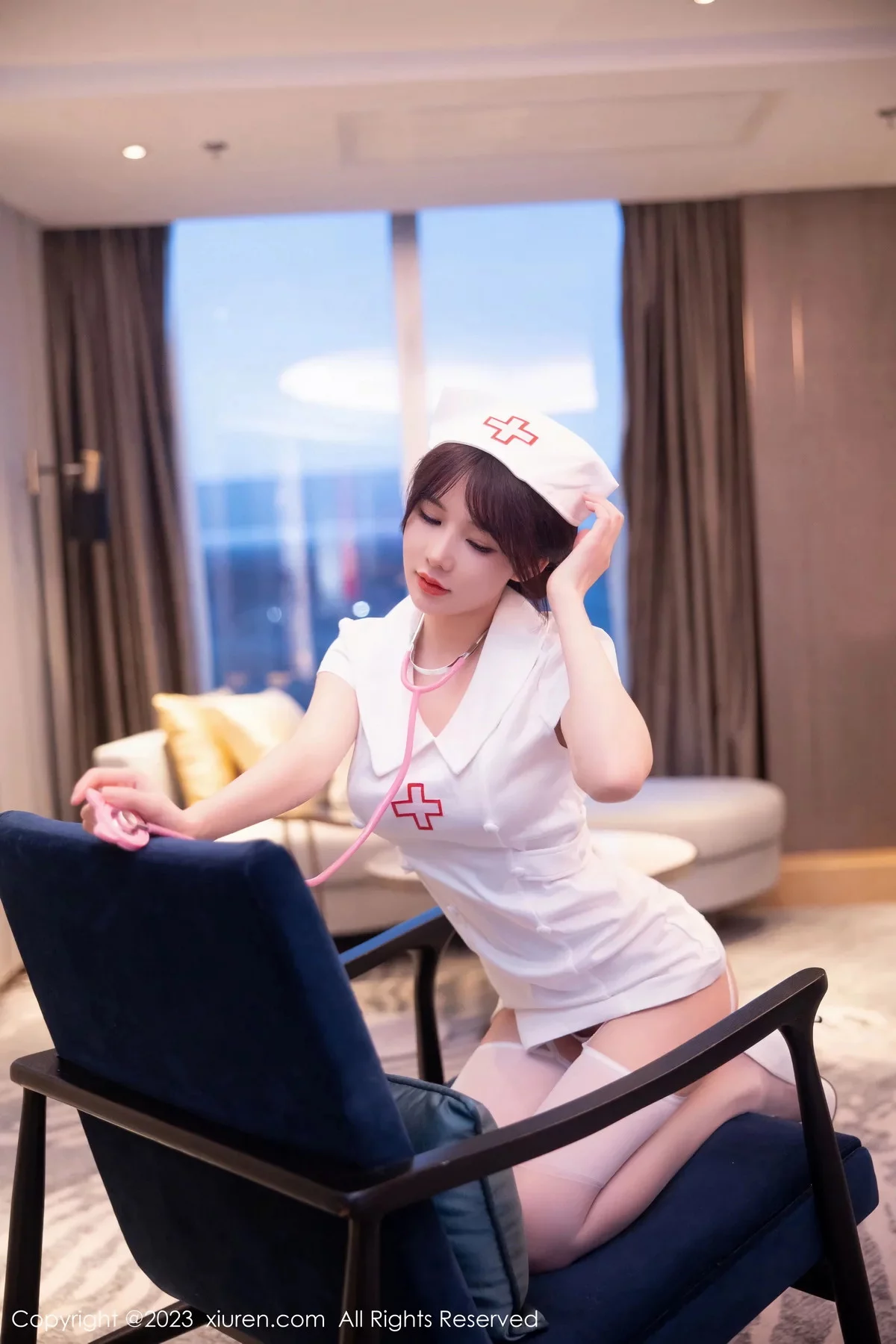 [[XiuRen秀人网]秀人网]No.6221_模特婠婠么性感白色情趣护士服配白丝吊袜秀曼妙身姿绝美写真81P