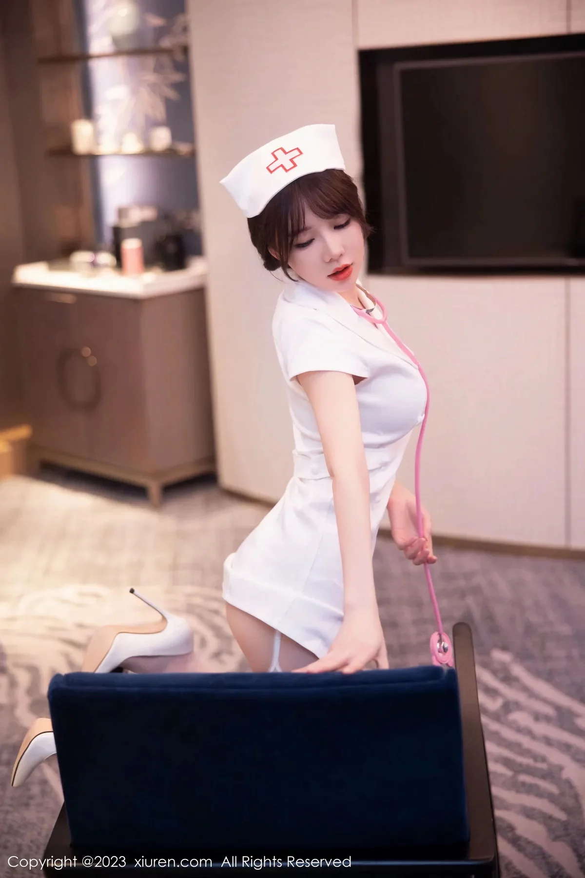 [[XiuRen秀人网]秀人网]No.6221_模特婠婠么性感白色情趣护士服配白丝吊袜秀曼妙身姿绝美写真81P