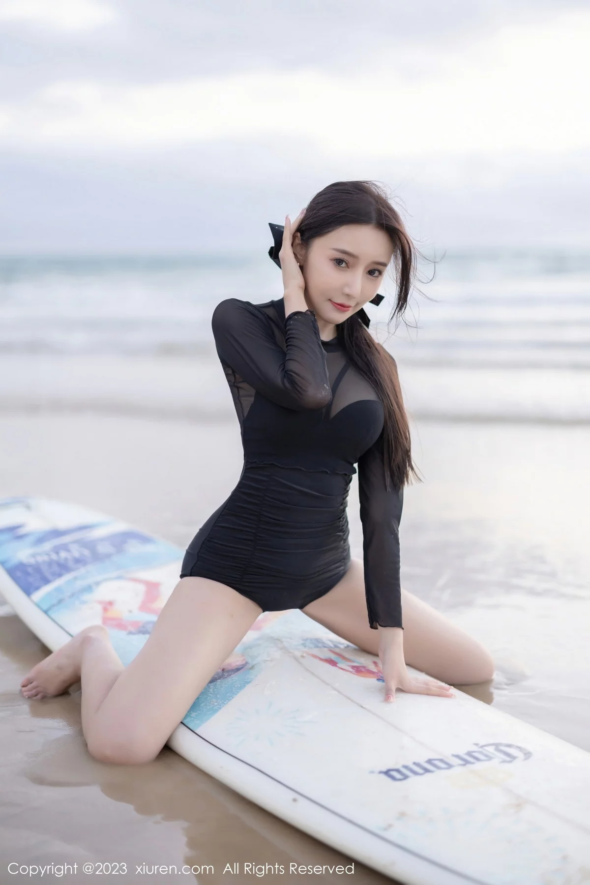 [[XiuRen秀人网]秀人网]No.6222_女神王馨瑶yanni海南岛旅拍性感黑色泳装秀丰满身材迷人写真84P