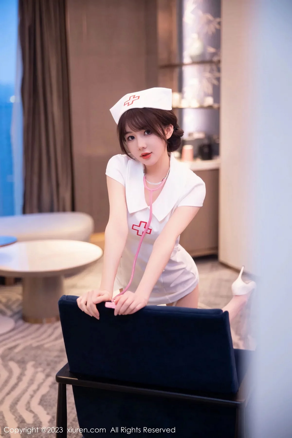 [[XiuRen秀人网]秀人网]No.6221_模特婠婠么性感白色情趣护士服配白丝吊袜秀曼妙身姿绝美写真81P