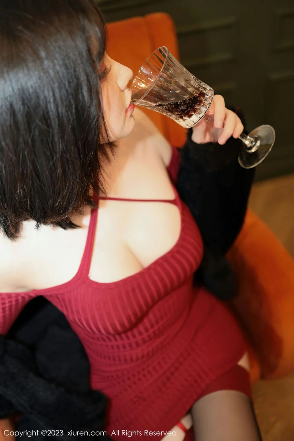 [[XiuRen秀人网]秀人网]No.6144_模特桃桃子红色收身连衣短露黑色蕾丝内衣秀曼妙身姿诱惑写真81P