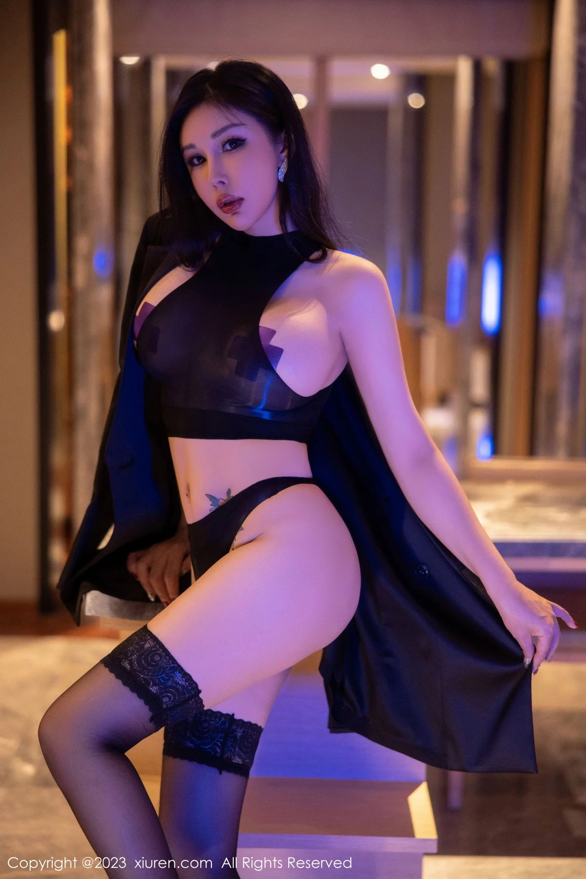 [[XiuRen秀人网]秀人网]No.6143_模特田冰冰私房脱外衣露性感黑色情趣服饰秀豪乳遮点诱惑写真74P