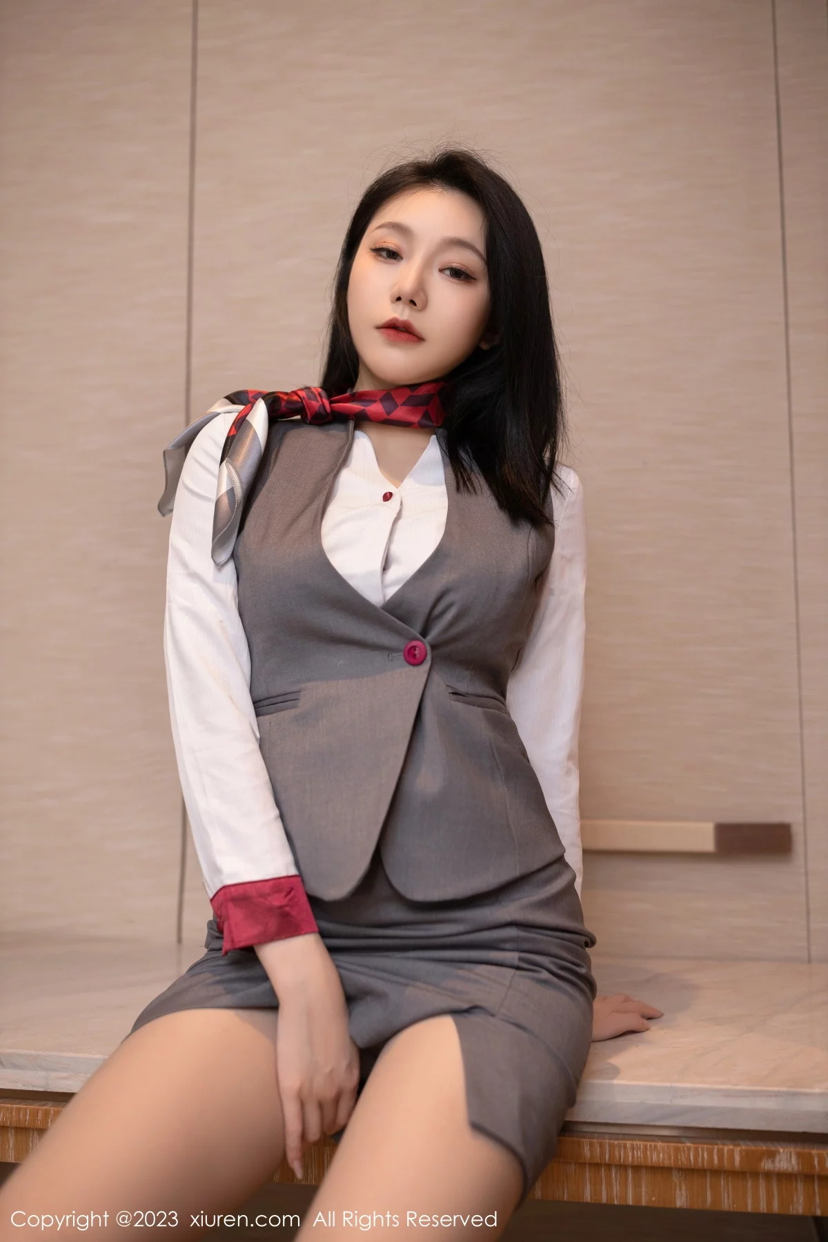 [[XiuRen秀人网]秀人网]No.6148_模特安然anran空姐角色扮演脱制服露红色蕾丝内衣惹火诱惑写真82P