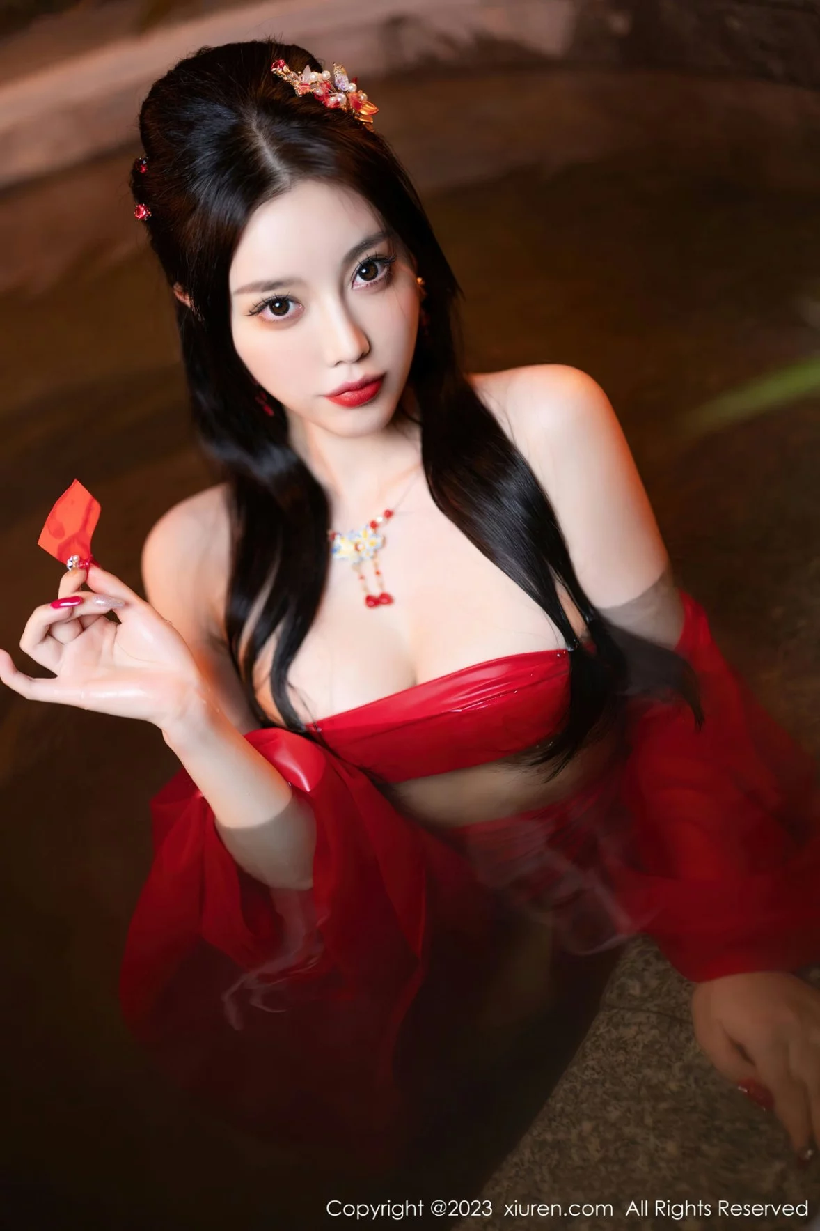 [[XiuRen秀人网]秀人网]No.6149_女神杨晨晨Yome温泉性感半透红色丝绸秀丰满身材惹火诱惑写真88P