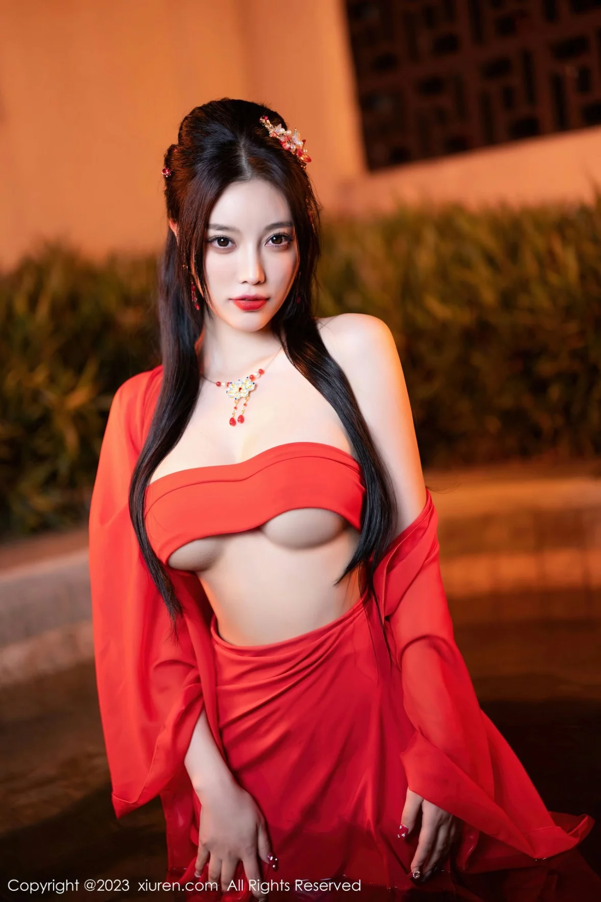 [[XiuRen秀人网]秀人网]No.6149_女神杨晨晨Yome温泉性感半透红色丝绸秀丰满身材惹火诱惑写真88P