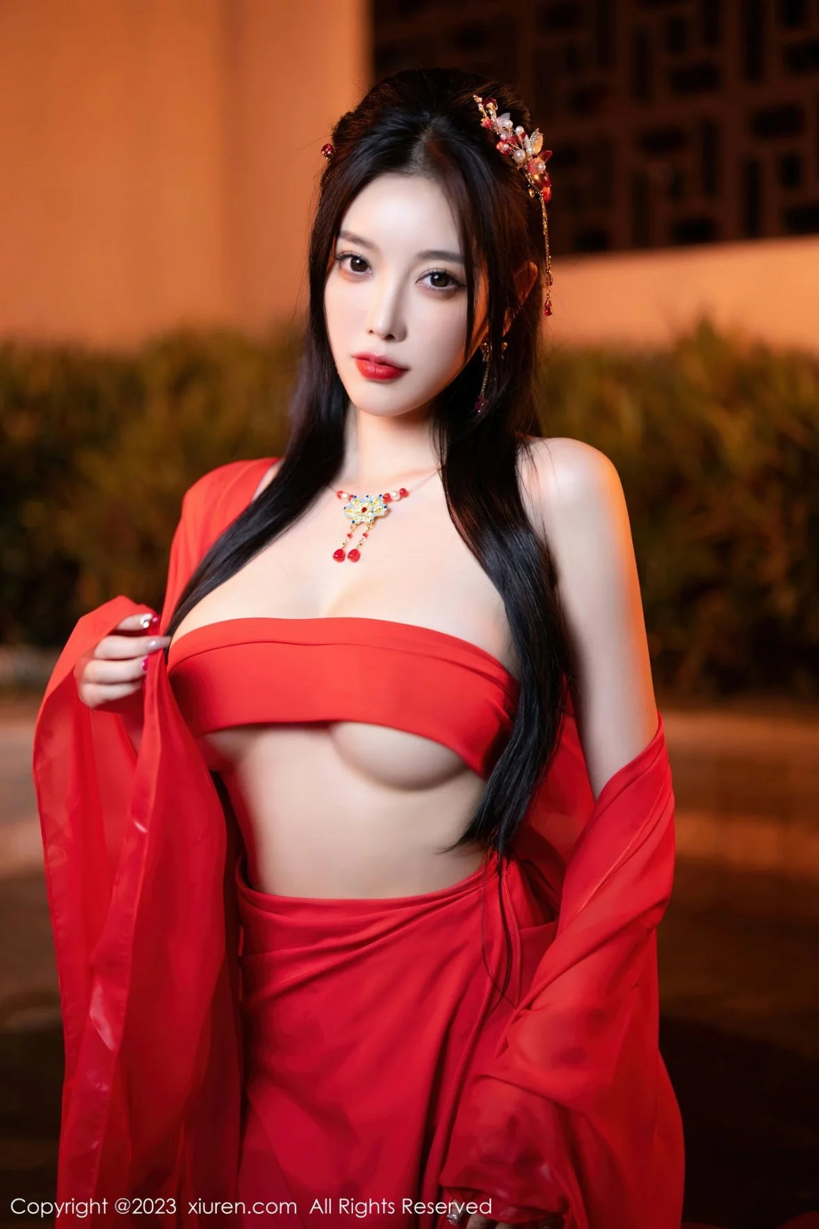 [[XiuRen秀人网]秀人网]No.6149_女神杨晨晨Yome温泉性感半透红色丝绸秀丰满身材惹火诱惑写真88P