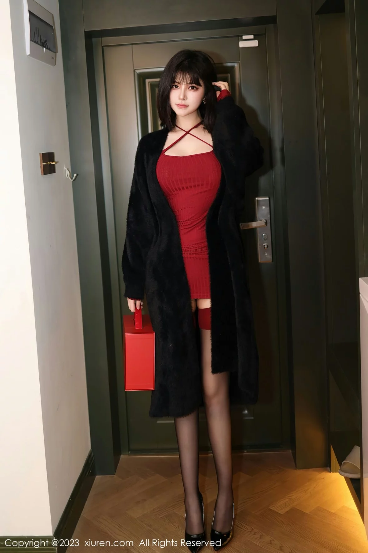 [[XiuRen秀人网]秀人网]No.6144_模特桃桃子红色收身连衣短露黑色蕾丝内衣秀曼妙身姿诱惑写真81P