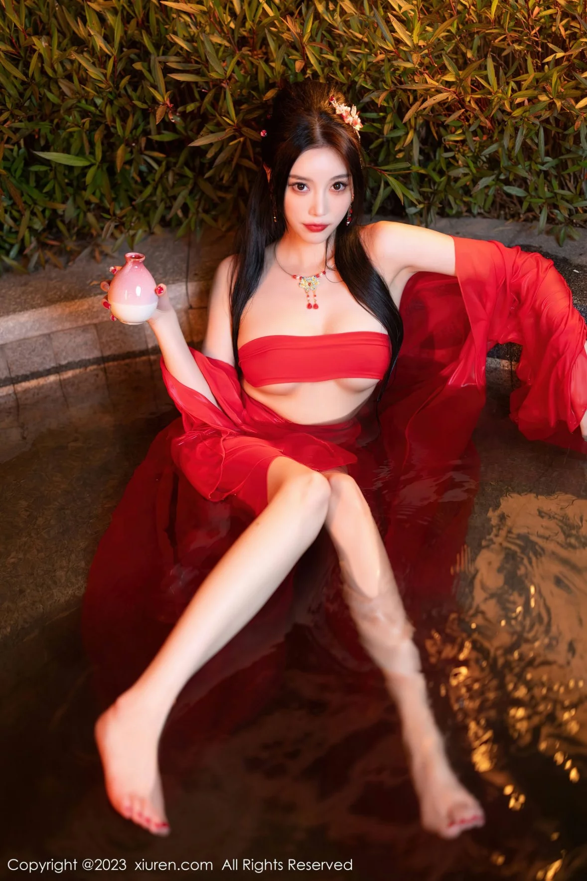 [[XiuRen秀人网]秀人网]No.6149_女神杨晨晨Yome温泉性感半透红色丝绸秀丰满身材惹火诱惑写真88P