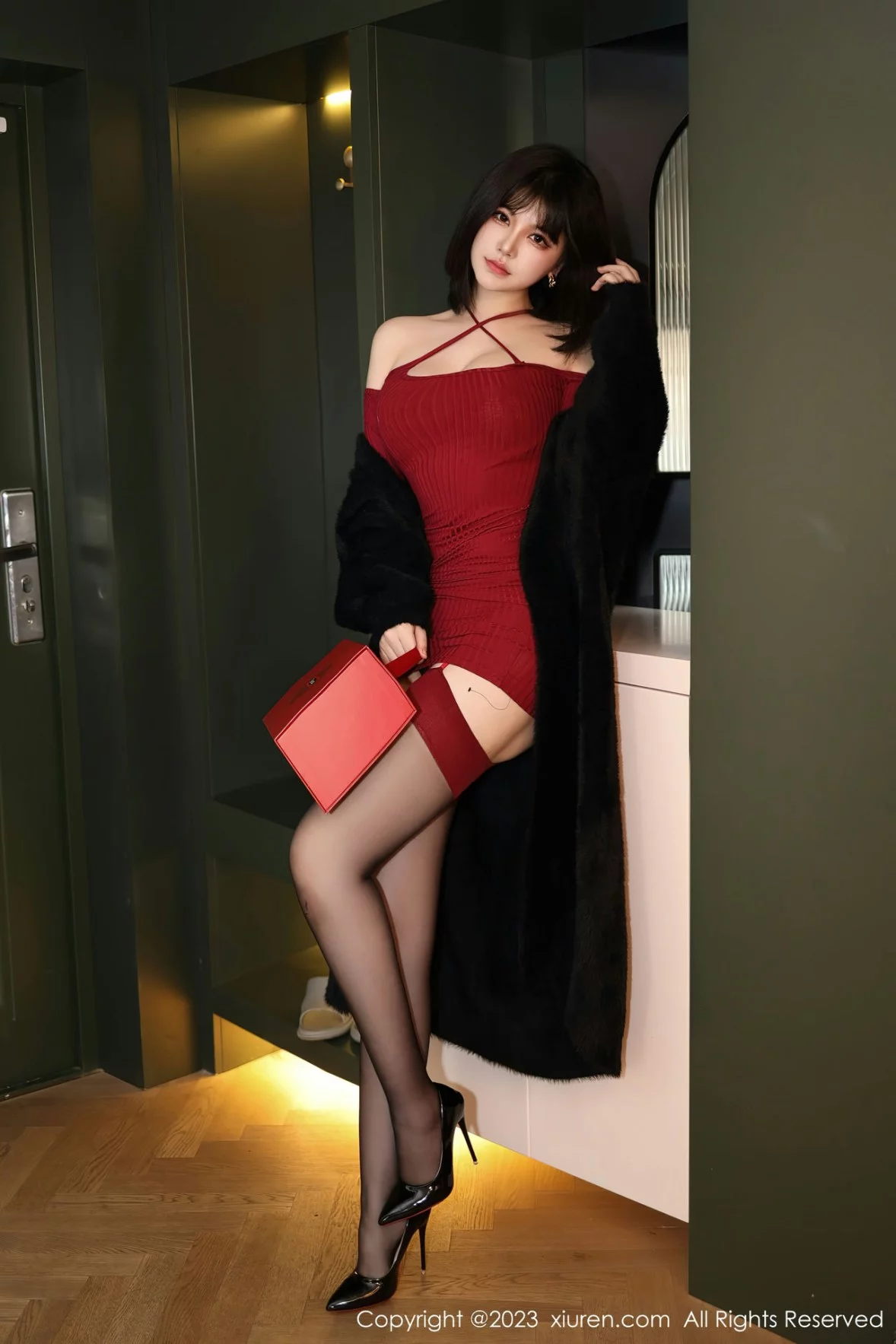 [[XiuRen秀人网]秀人网]No.6144_模特桃桃子红色收身连衣短露黑色蕾丝内衣秀曼妙身姿诱惑写真81P