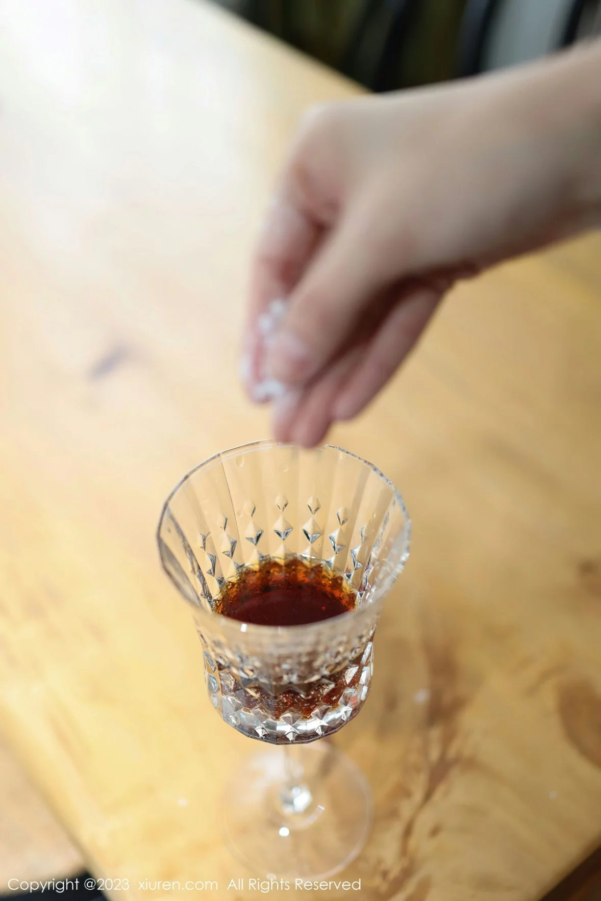 [[XiuRen秀人网]秀人网]No.6144_模特桃桃子红色收身连衣短露黑色蕾丝内衣秀曼妙身姿诱惑写真81P