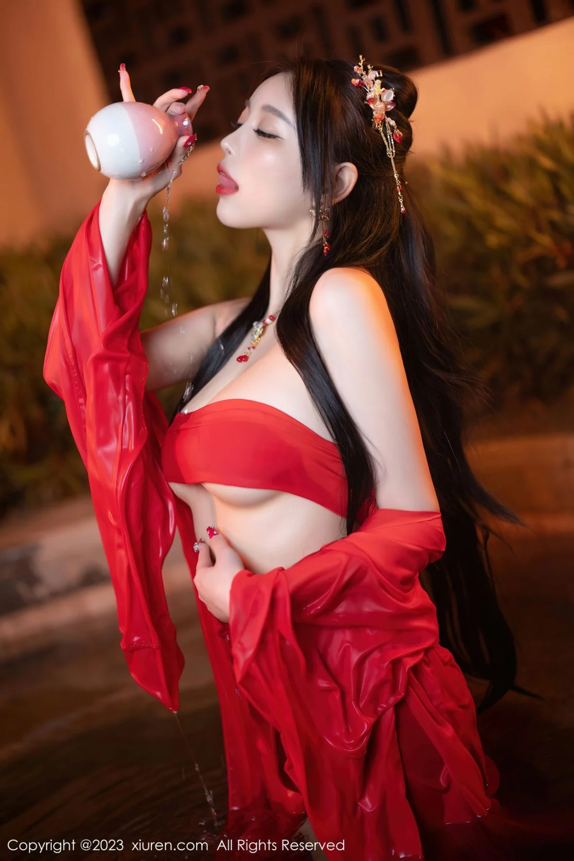 [[XiuRen秀人网]秀人网]No.6149_女神杨晨晨Yome温泉性感半透红色丝绸秀丰满身材惹火诱惑写真88P