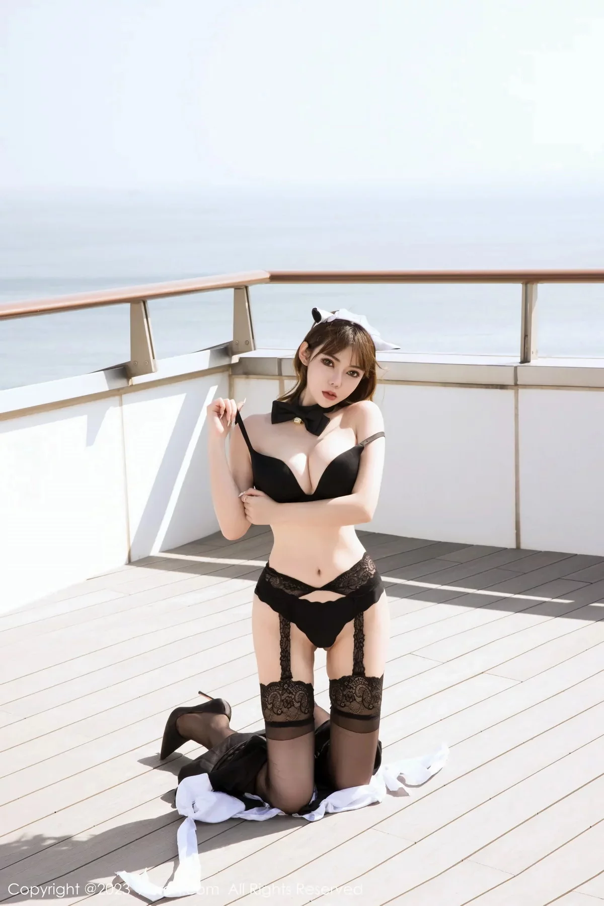 [[XiuRen秀人网]秀人网]No.6224_模特萌汉药baby半脱女仆装露性感黑色内衣配蕾丝吊袜魅惑写真68P