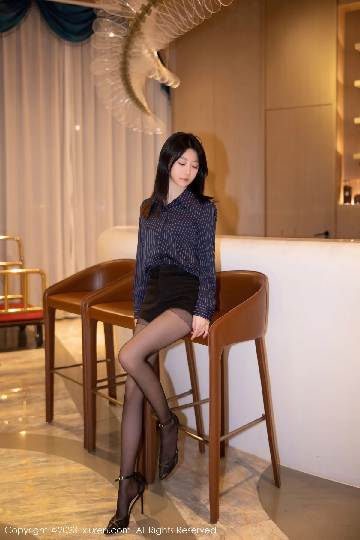 [[XiuRen秀人网]秀人网]No.6246_模特谢小蒽宾馆性感OL装扮半脱露性感黑色蕾丝内衣撩人诱惑写真87P