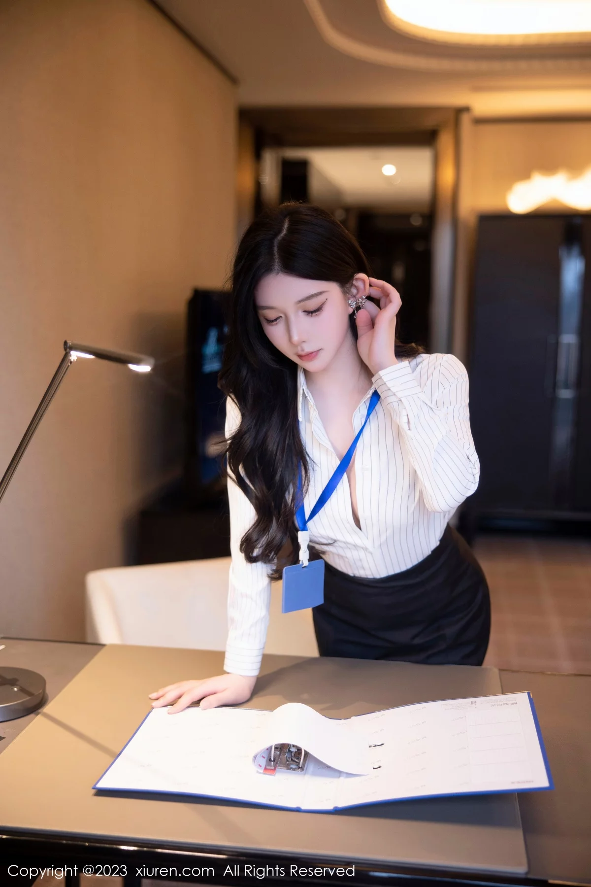 [[XiuRen秀人网]秀人网]No.6247_模特林珊珊性感白T配黑短裙露浅黄色内衣开档肉丝完美诱惑写真97P