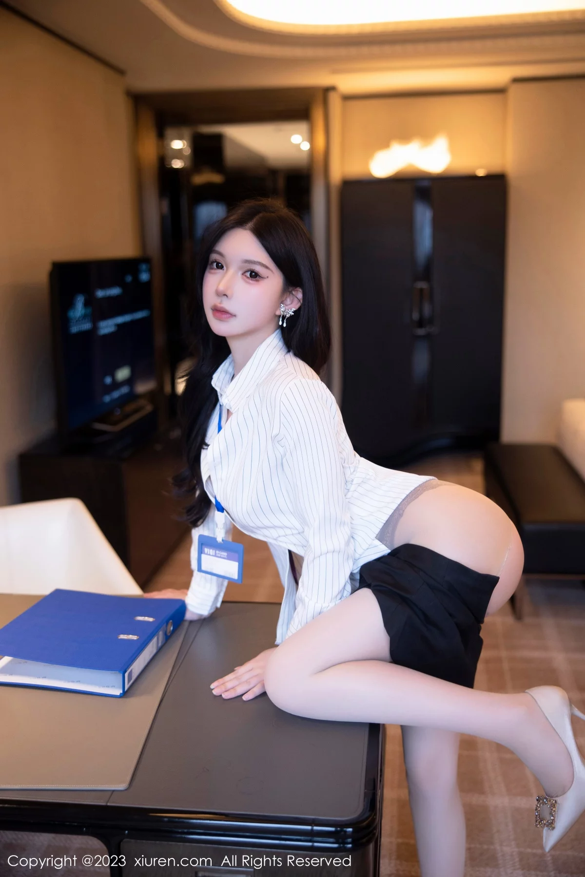 [[XiuRen秀人网]秀人网]No.6247_模特林珊珊性感白T配黑短裙露浅黄色内衣开档肉丝完美诱惑写真97P