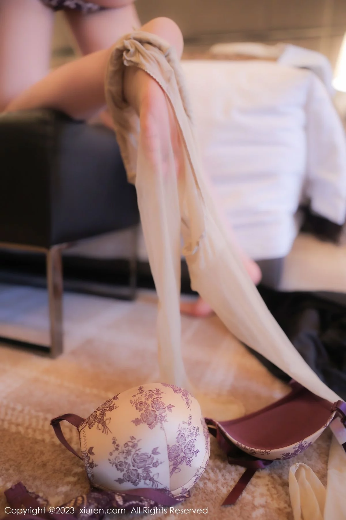 [[XiuRen秀人网]秀人网]No.6247_模特林珊珊性感白T配黑短裙露浅黄色内衣开档肉丝完美诱惑写真97P