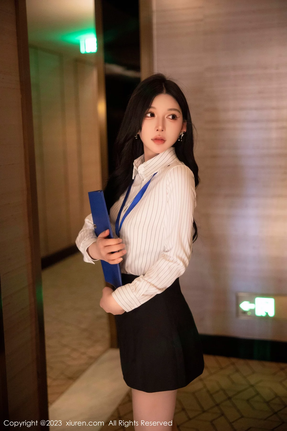 [[XiuRen秀人网]秀人网]No.6247_模特林珊珊性感白T配黑短裙露浅黄色内衣开档肉丝完美诱惑写真97P