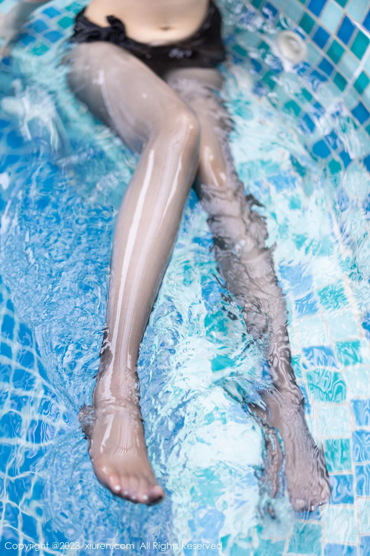 [[XiuRen秀人网]秀人网]No.6251_女神徐莉芝Booty泳池场景性感黑色比基尼秀曼妙身姿诱惑写真87P