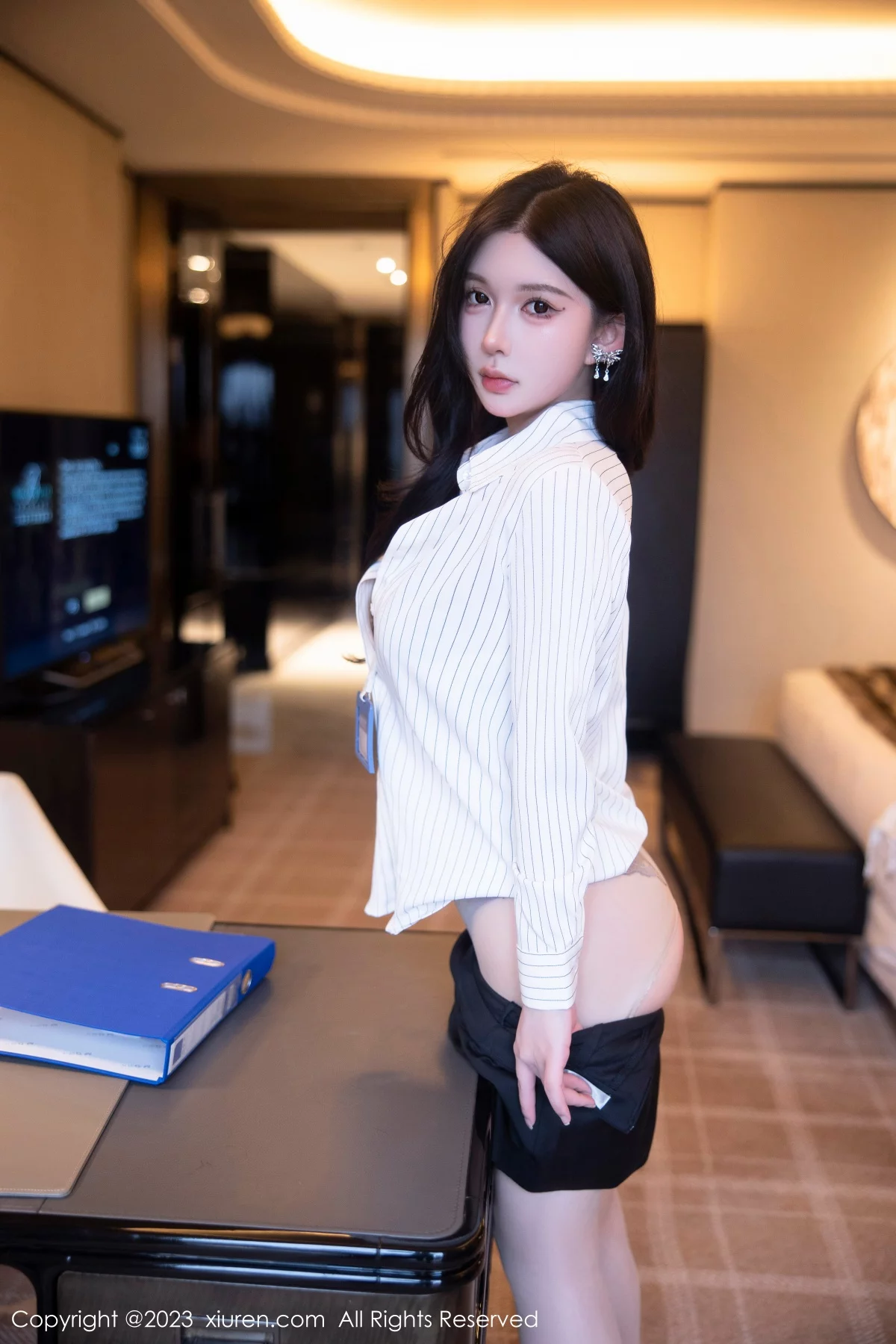 [[XiuRen秀人网]秀人网]No.6247_模特林珊珊性感白T配黑短裙露浅黄色内衣开档肉丝完美诱惑写真97P