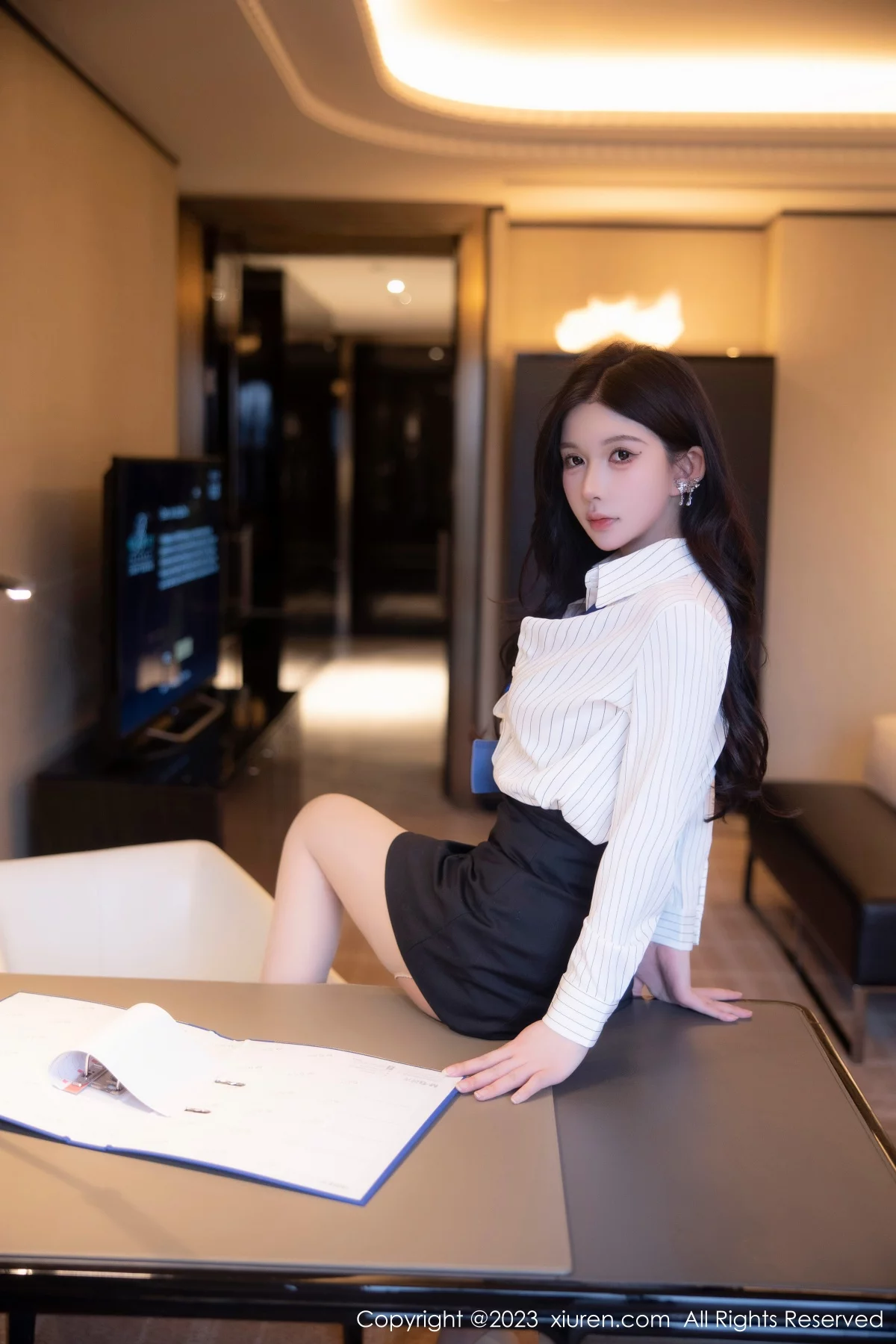 [[XiuRen秀人网]秀人网]No.6247_模特林珊珊性感白T配黑短裙露浅黄色内衣开档肉丝完美诱惑写真97P