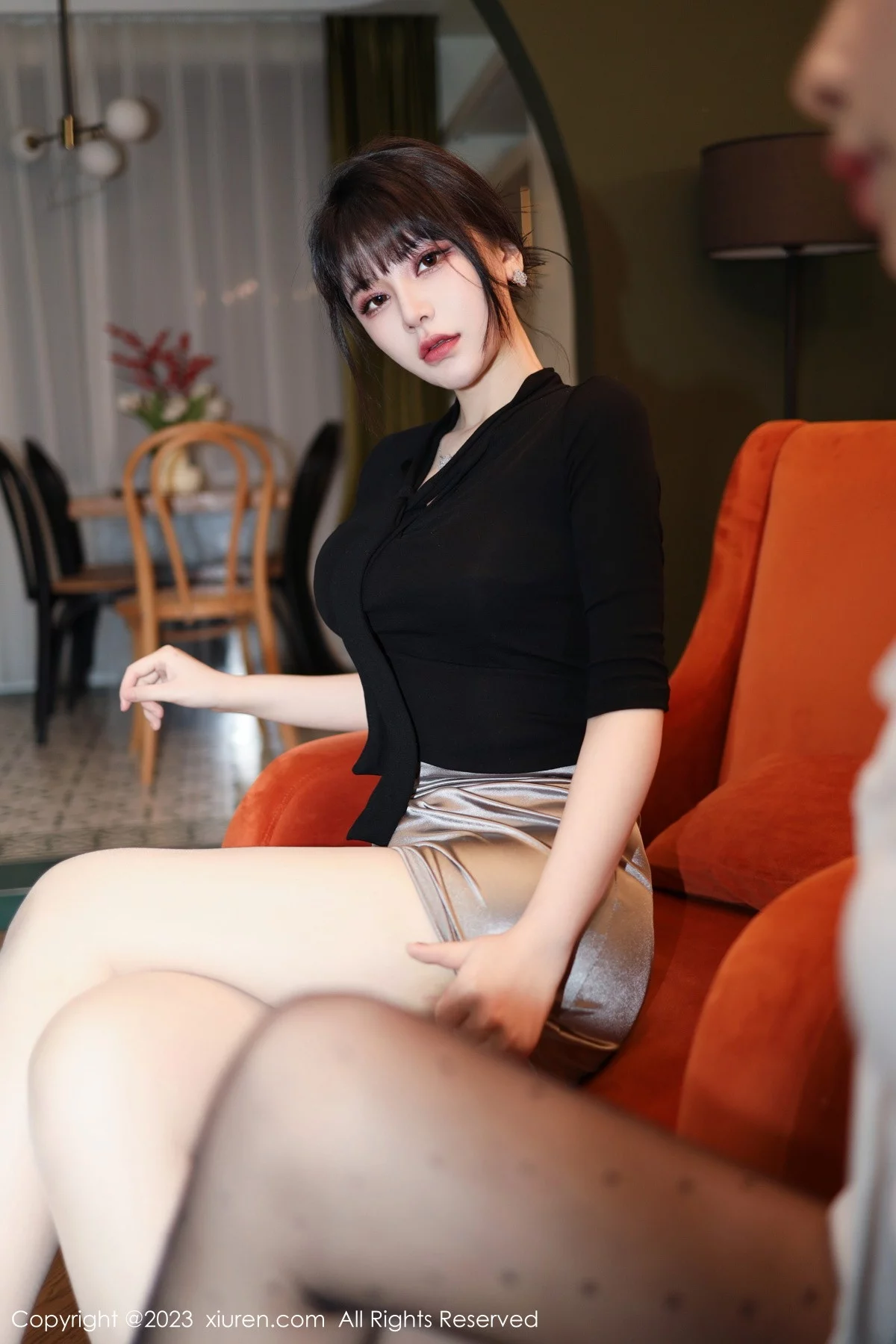 [[XiuRen秀人网]秀人网]No.6256_模特桃桃子闺蜜剧情主题性感黑白丝袜系列秀美腿迷人诱惑写真85P